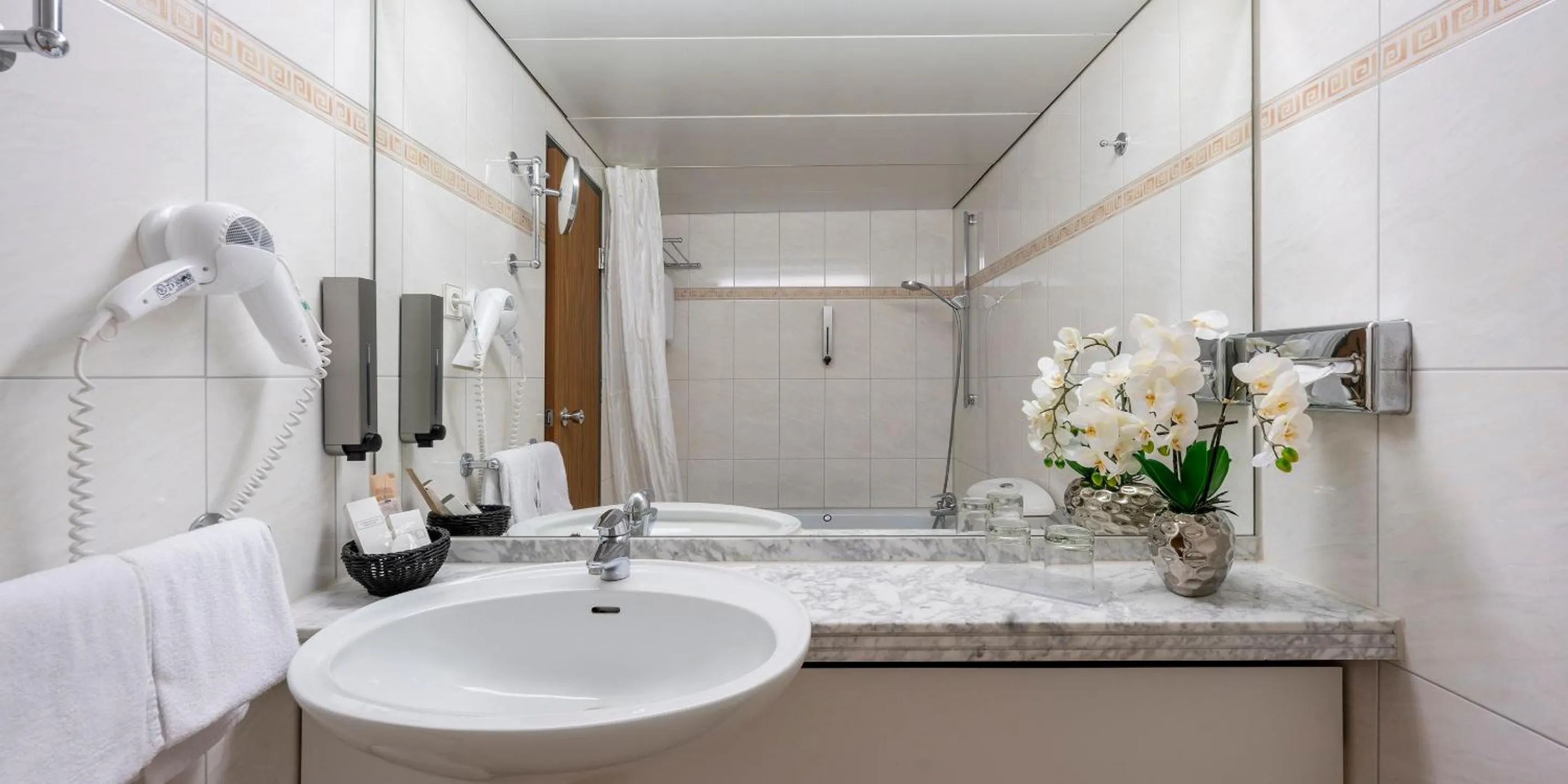 Bathroom in PLAZA Hotel Gelsenkirchen