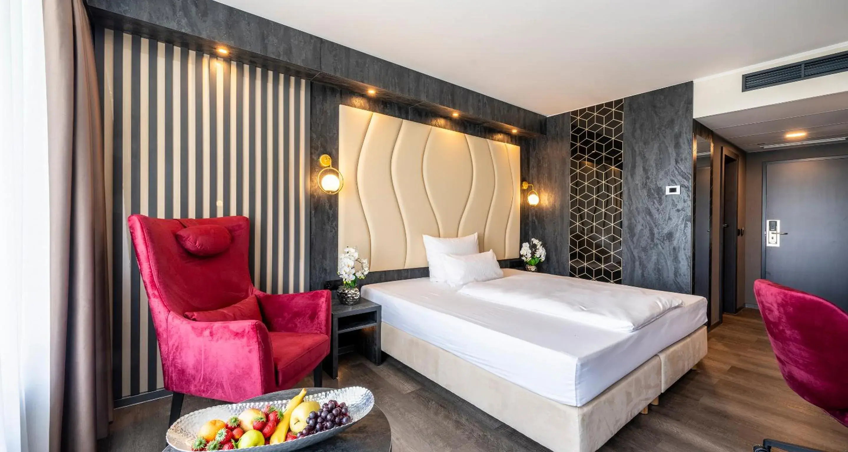 Photo of the whole room, Bed in PLAZA Hotel Gelsenkirchen Photo of the whole room, Bed in PLAZA Hotel Gelsenkirchen