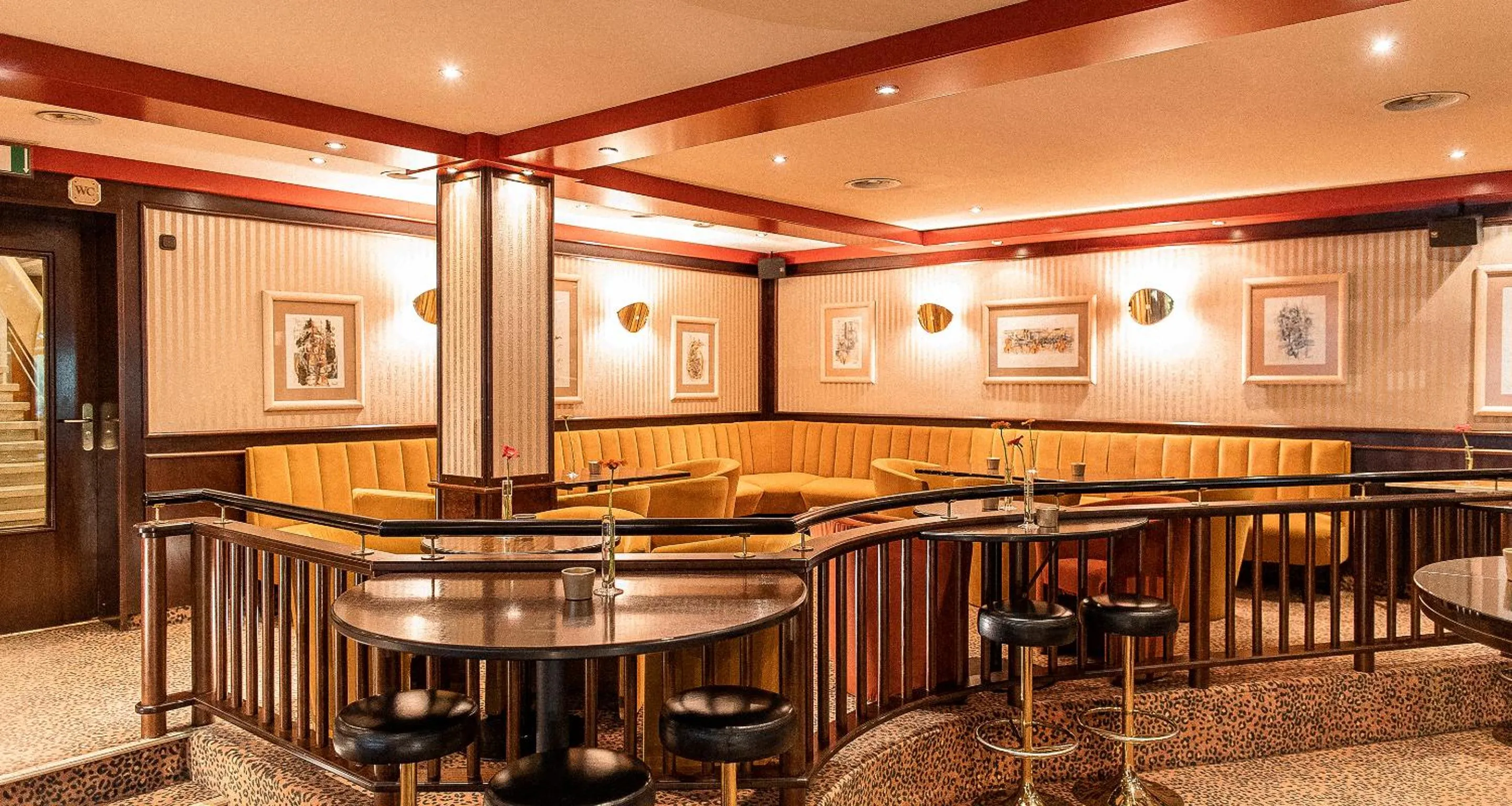 Lounge or bar in PLAZA Hotel Gelsenkirchen