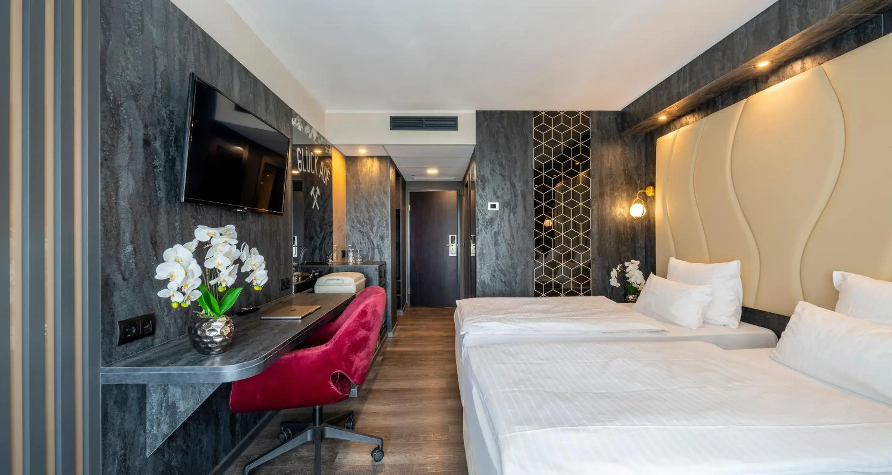 Photo of the whole room, Bed in PLAZA Hotel Gelsenkirchen Photo of the whole room, Bed in PLAZA Hotel Gelsenkirchen