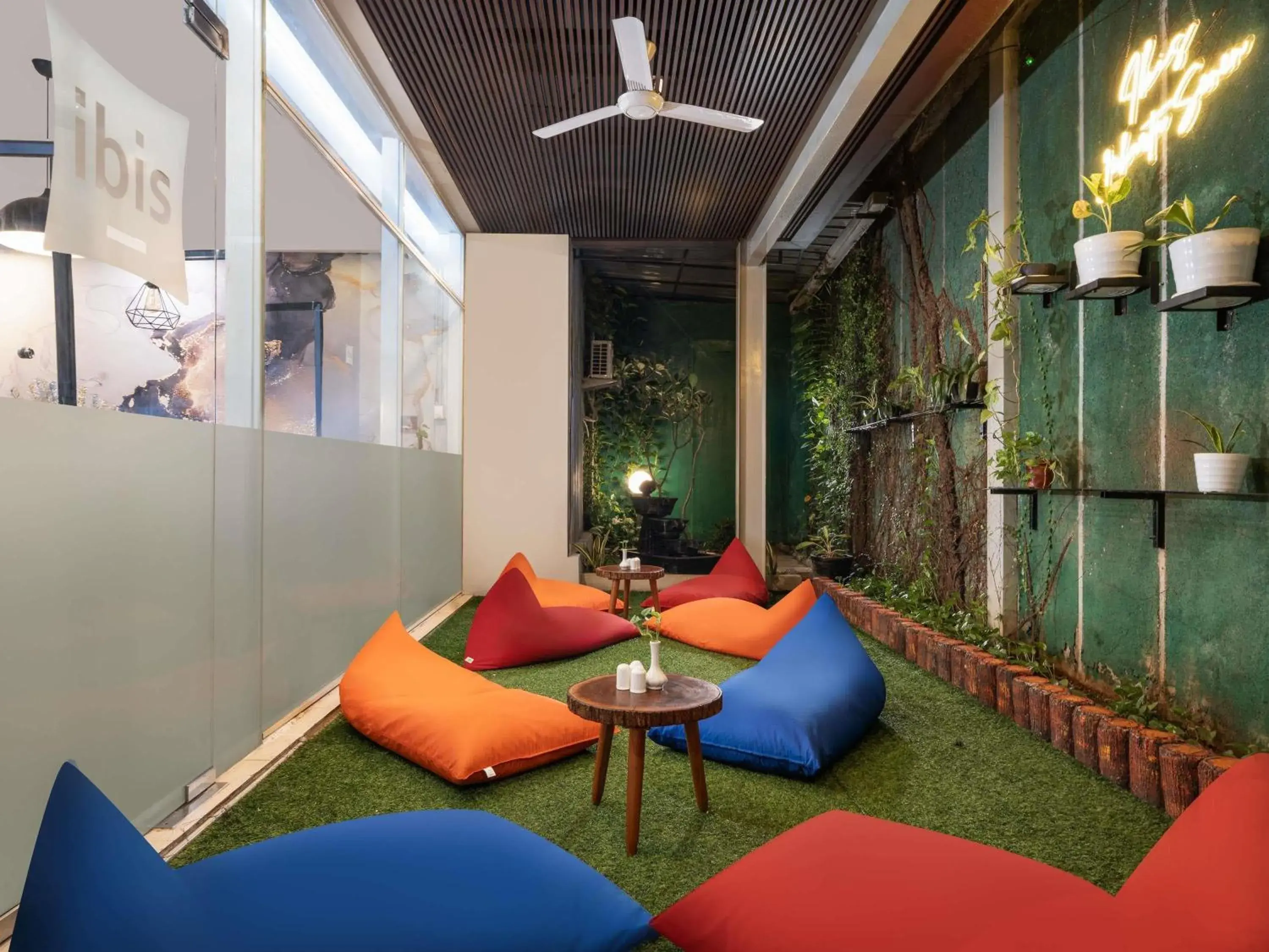 Restaurant/places to eat in Ibis Jakarta Senen Restaurant/places to eat in Ibis Jakarta Senen