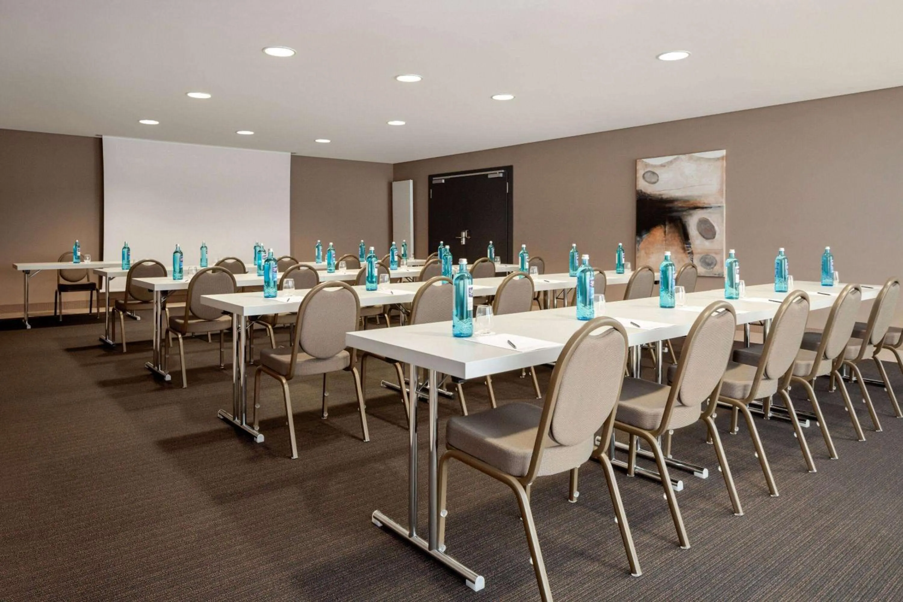 Meeting/conference room in Ramada by Wyndham Duesseldorf Ratingen