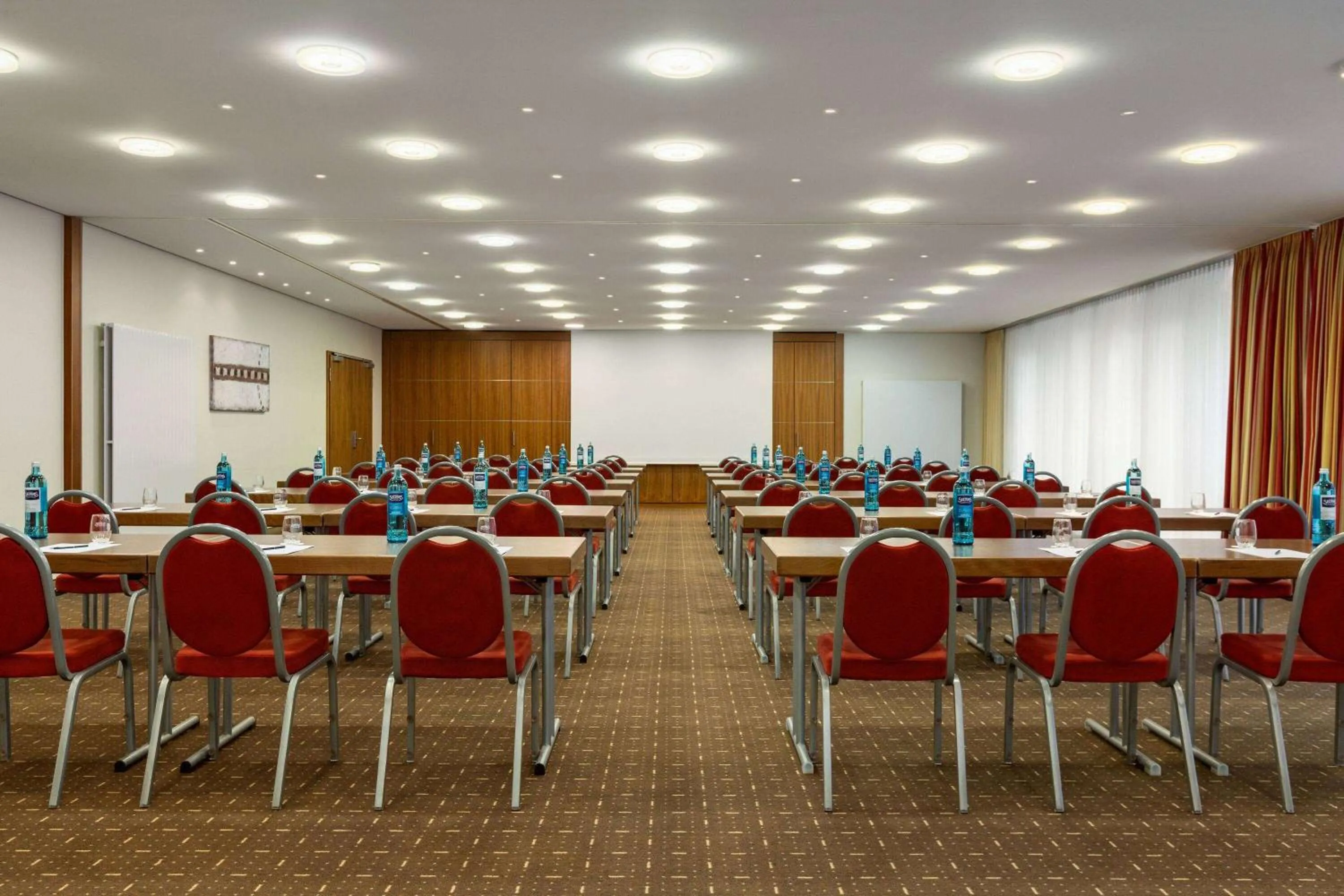 Meeting/conference room in Ramada by Wyndham Duesseldorf Ratingen