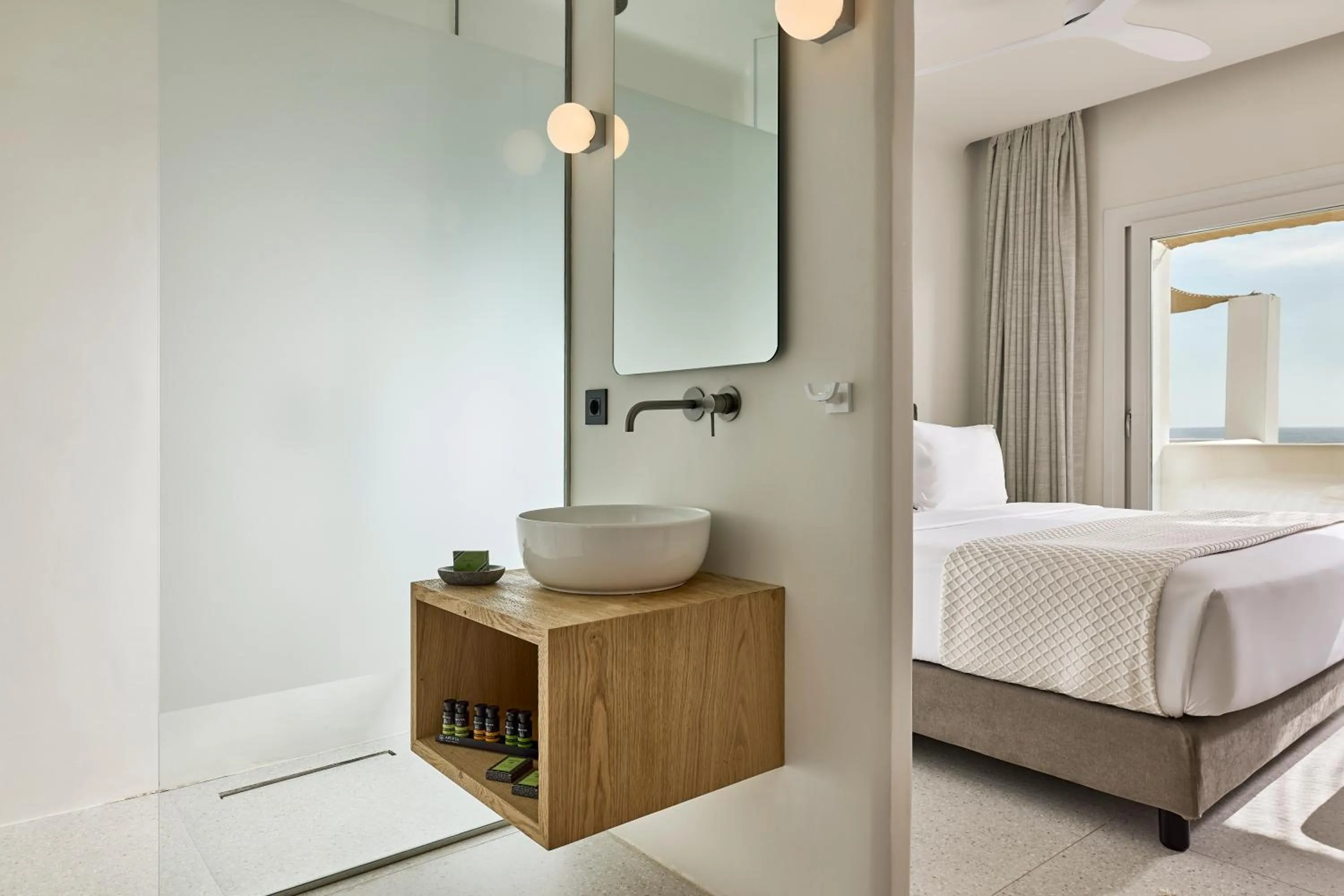 Photo of the whole room, Bed in Artemis Seaside Resort