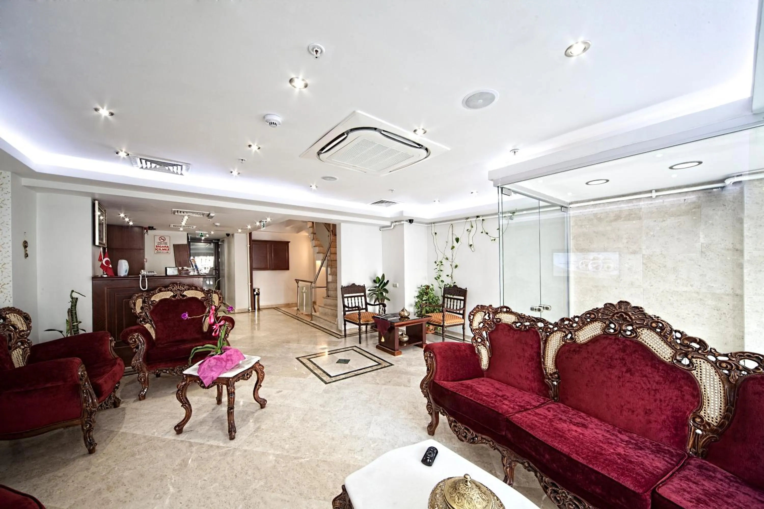 Lounge or bar in Istanbul Newcity Hotel