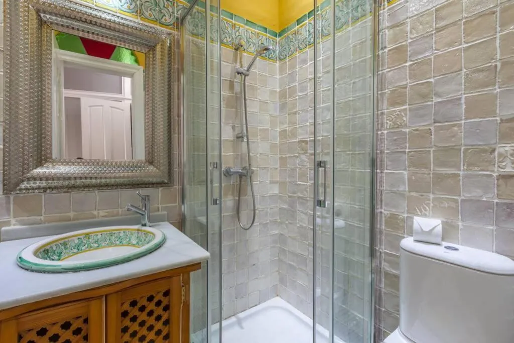 Bathroom in PuraSevilla apartments