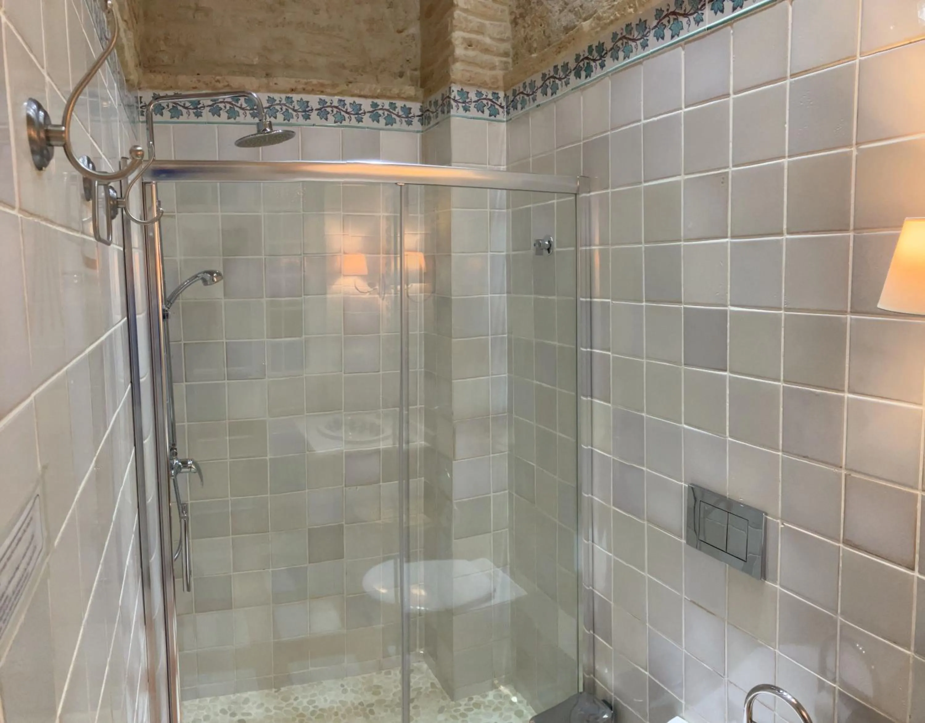 Shower in PuraSevilla apartments