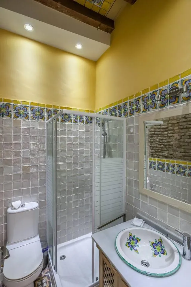 Bathroom in PuraSevilla apartments