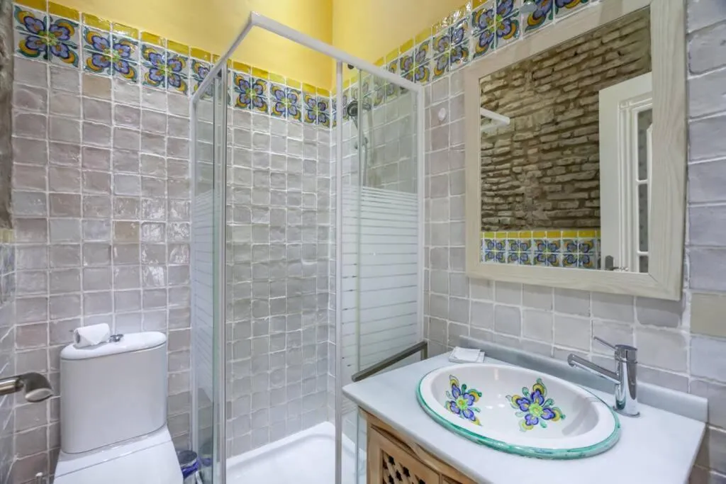 Bathroom in PuraSevilla apartments