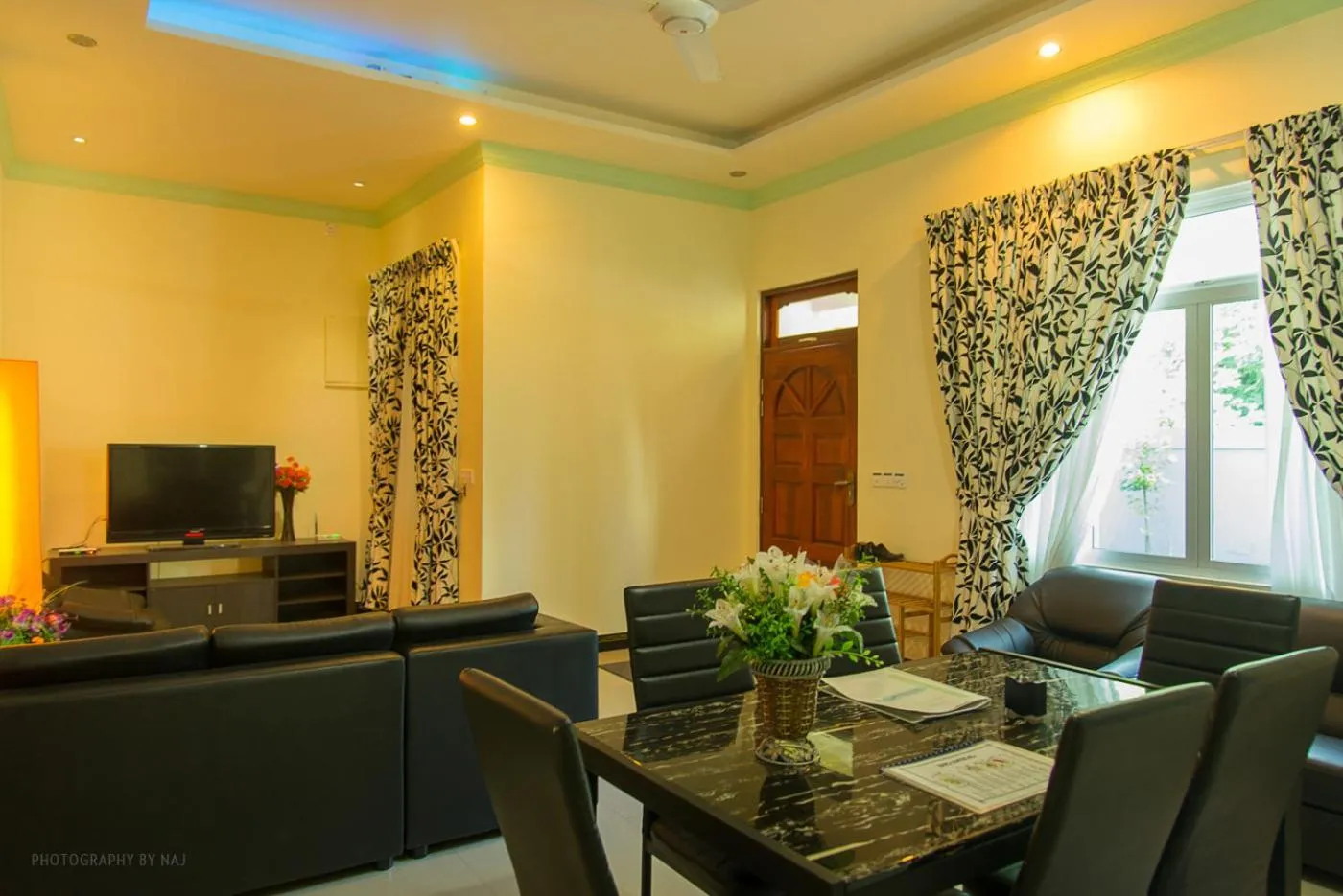 Patio in Charming Holiday Lodge