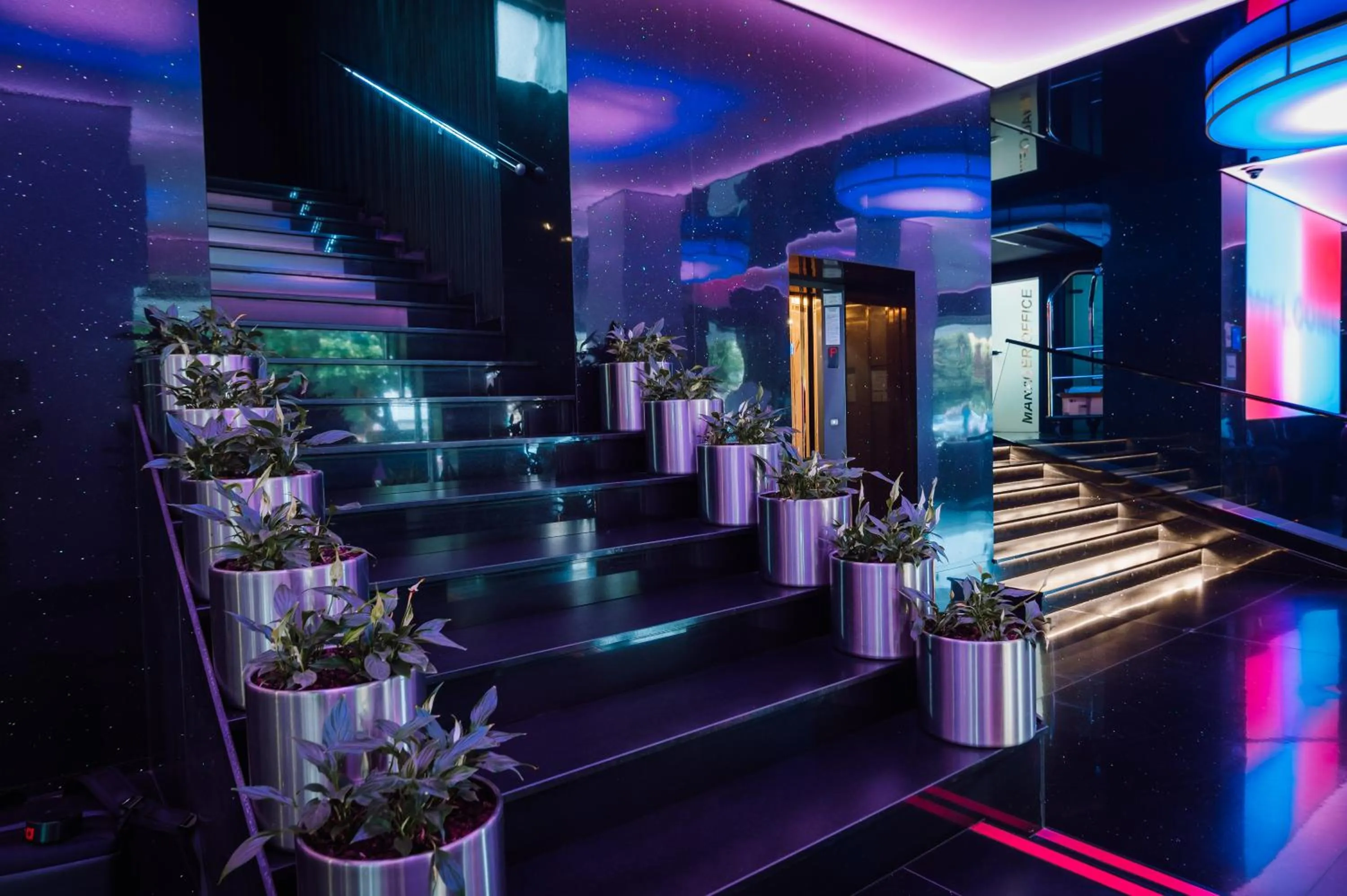 Plaza V Executive Hotel