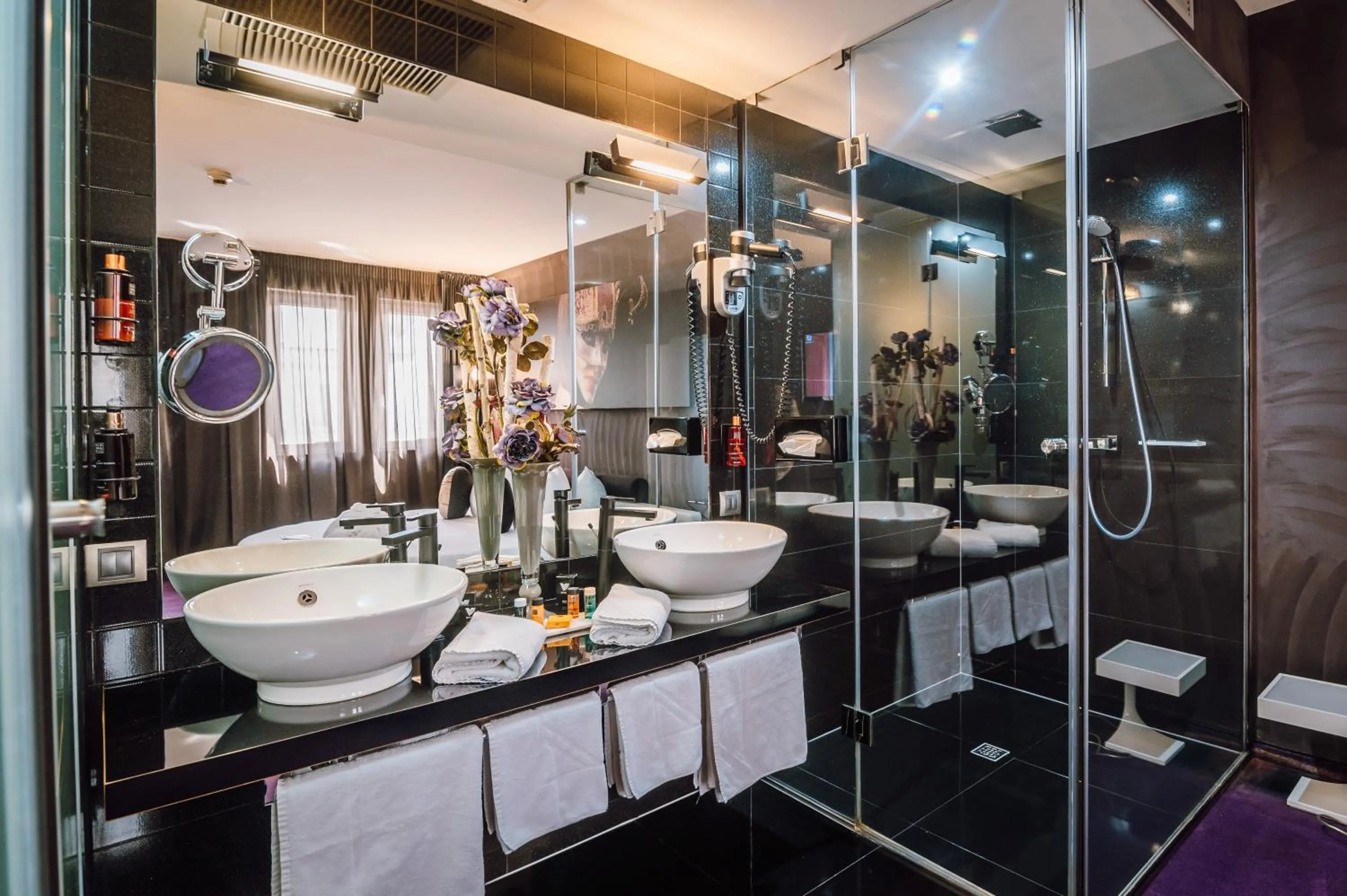 Plaza V Executive Hotel