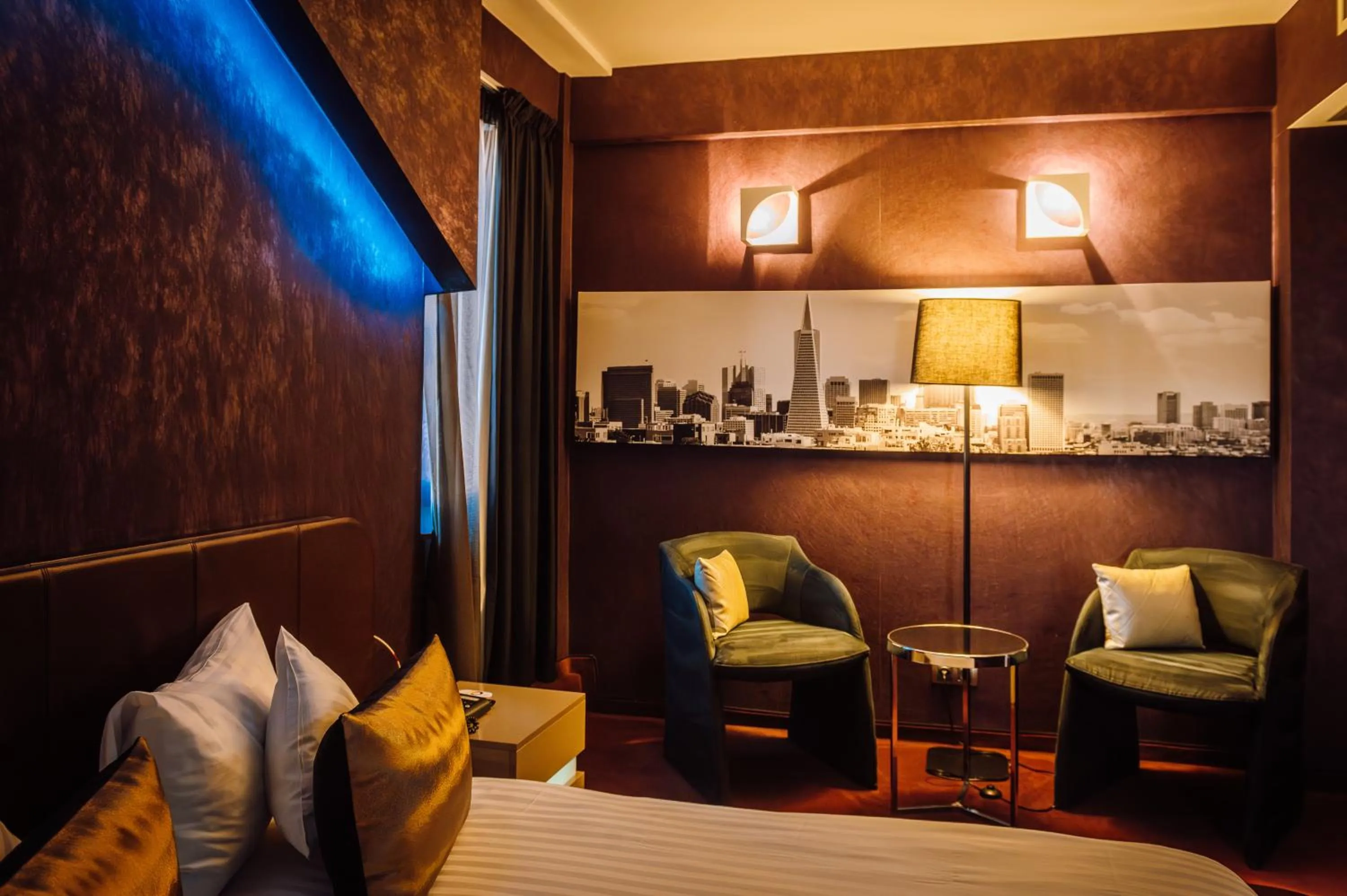 Plaza V Executive Hotel