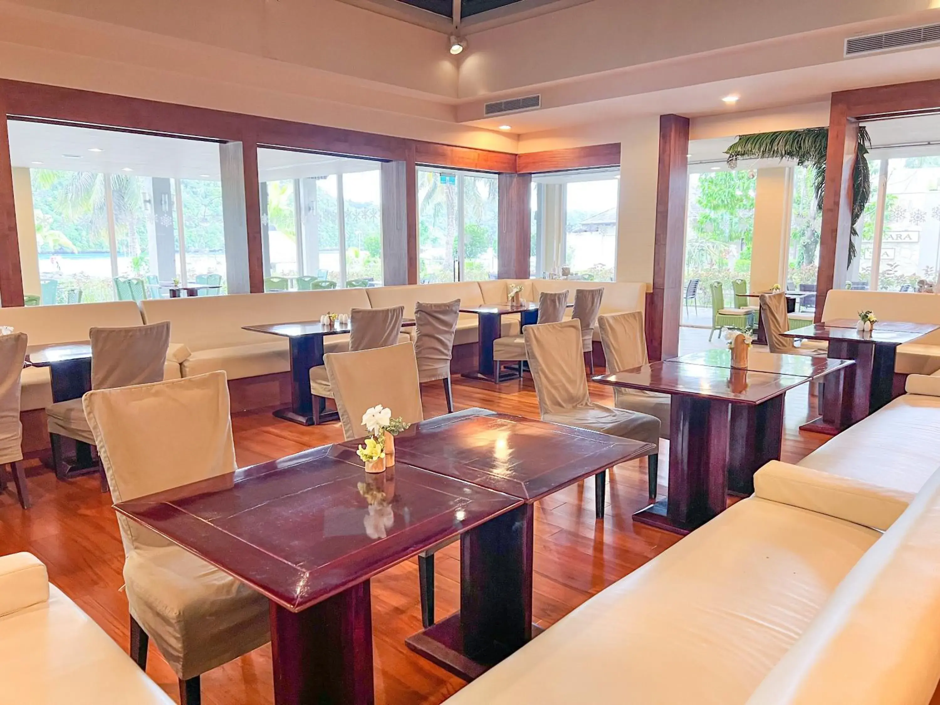 Restaurant/places to eat in Palau Royal Resort Restaurant/places to eat in Palau Royal Resort