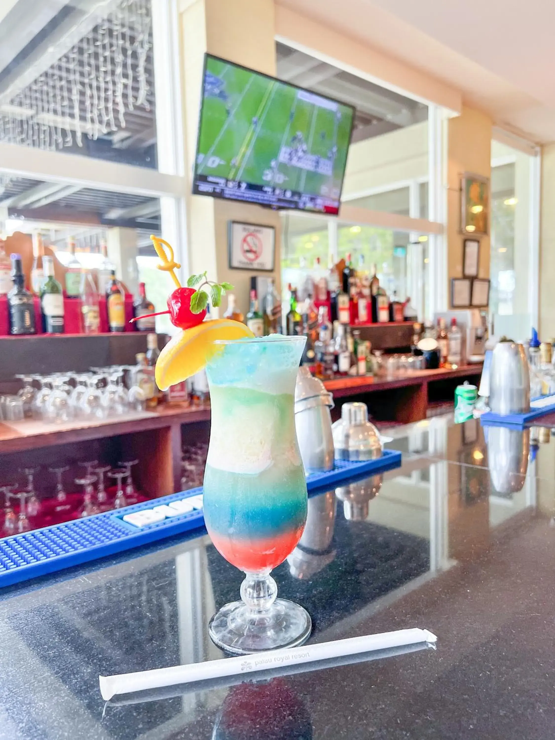 Lounge or bar in Palau Royal Resort Lounge or bar in Palau Royal Resort