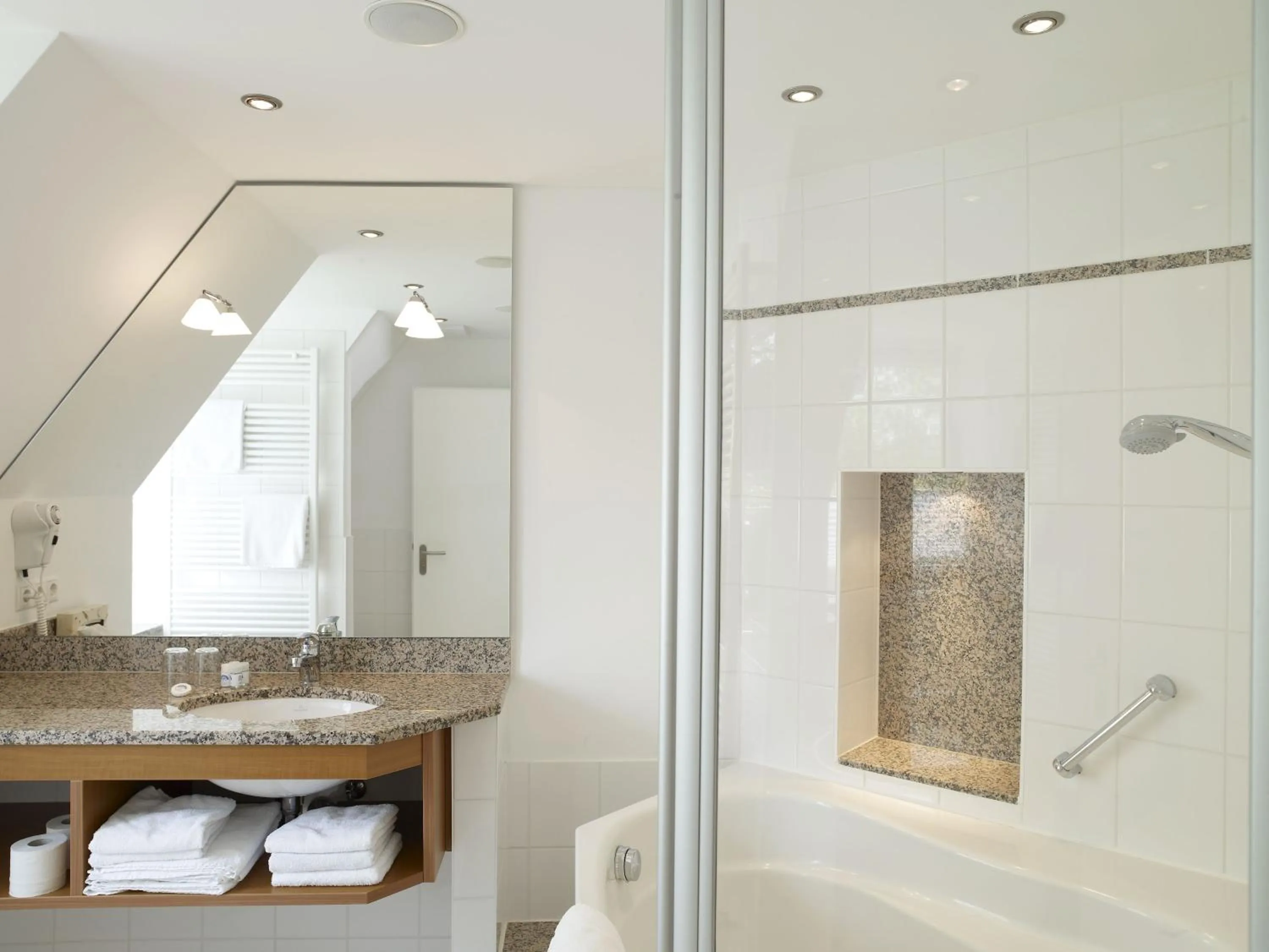 Bathroom in Langwieder See