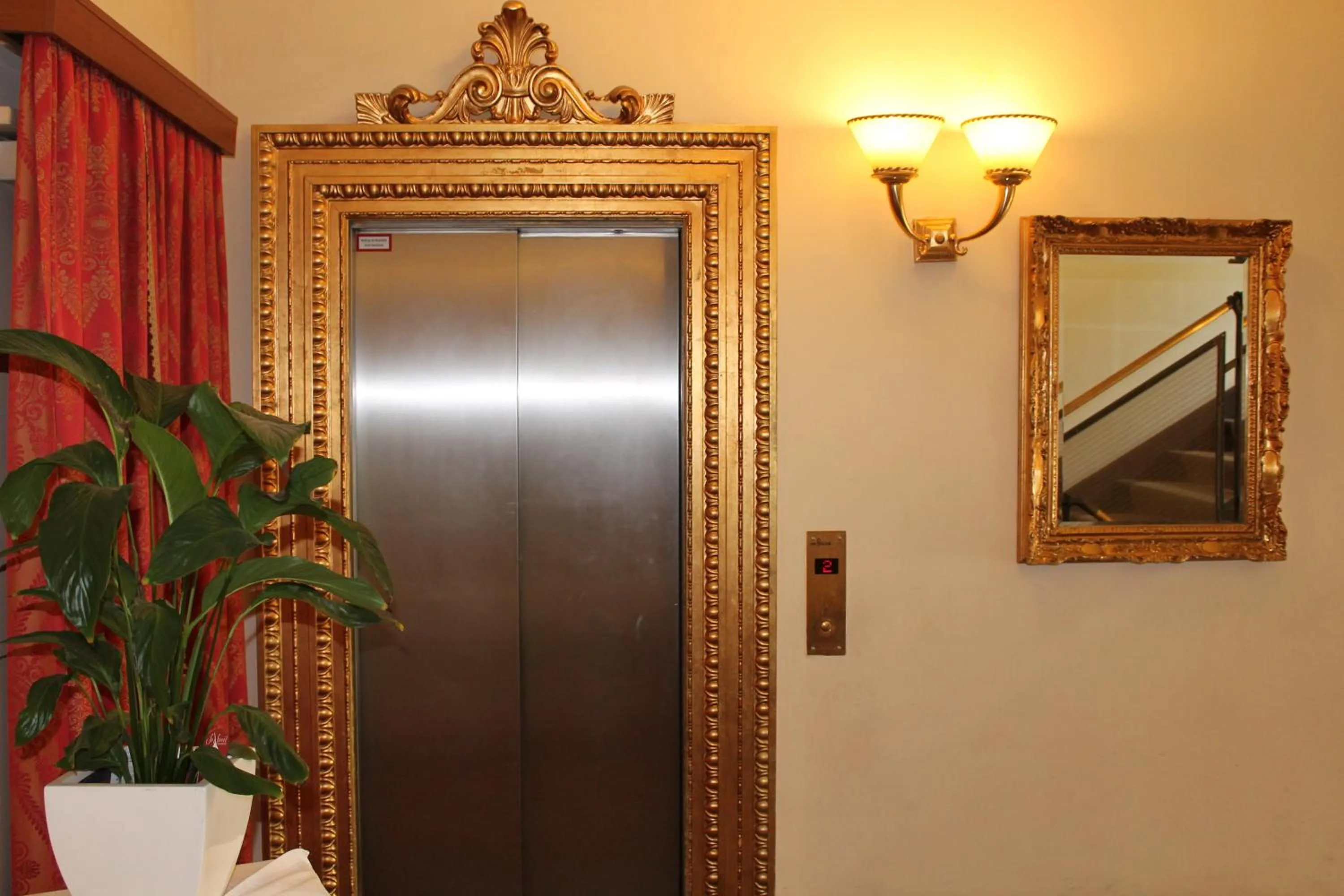 Decorative detail in Albergo City Hotel Berlin