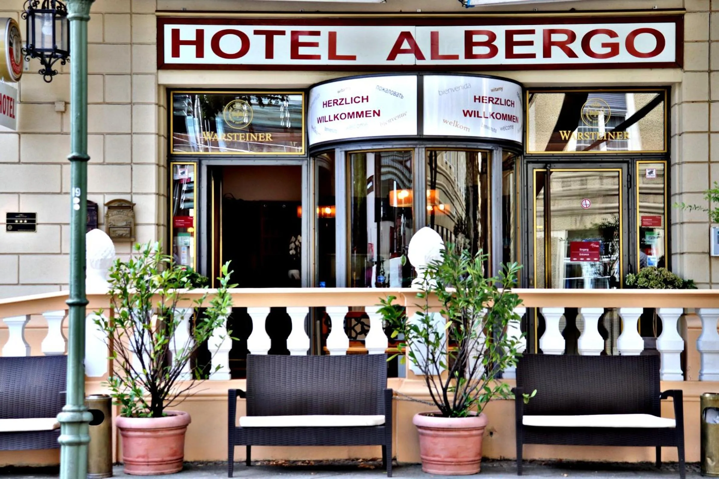 Facade/entrance in Albergo City Hotel Berlin