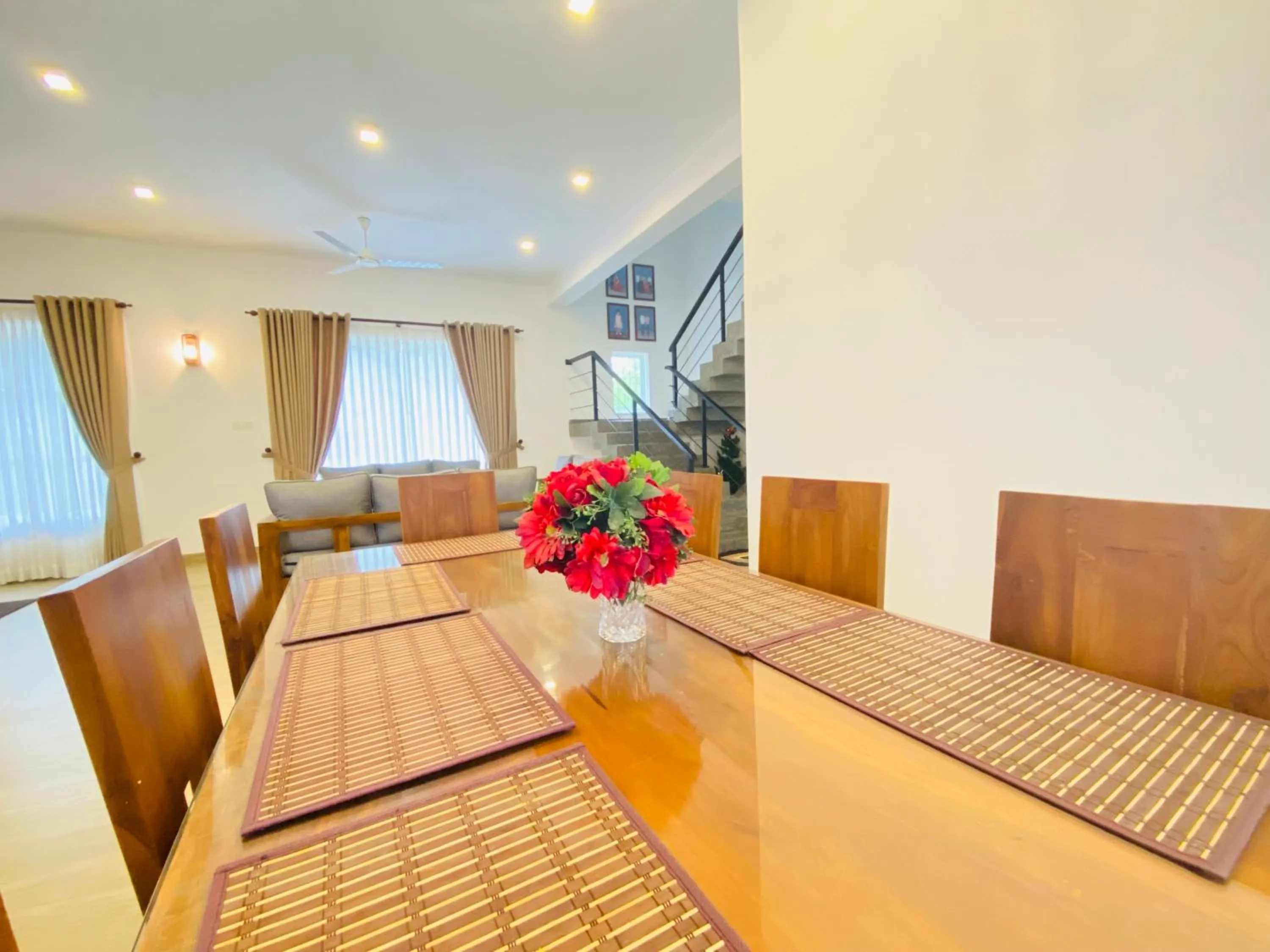 Srimadis Villa near Airport - Negombo
