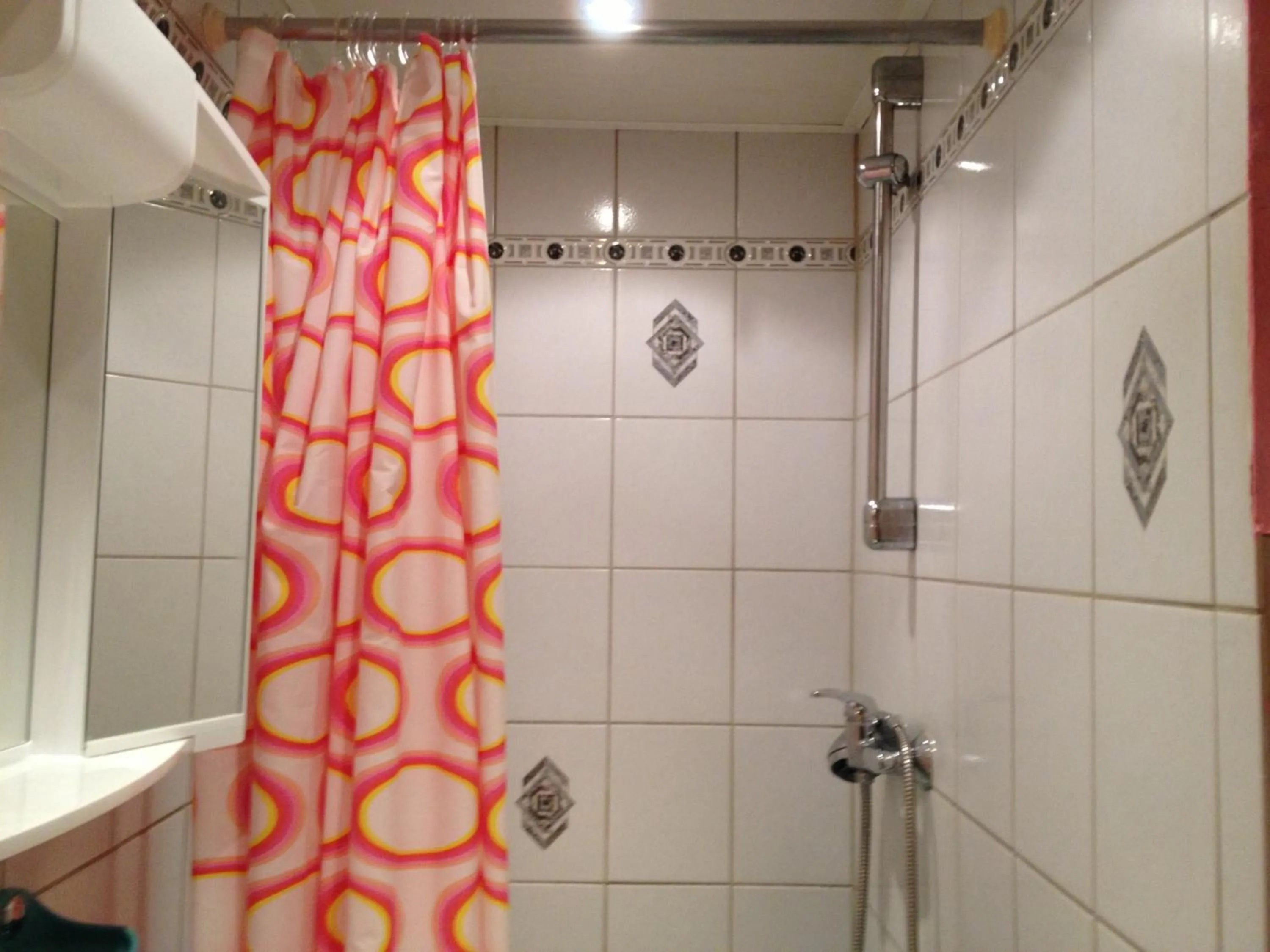 Bathroom in Belle Vue Apartrooms