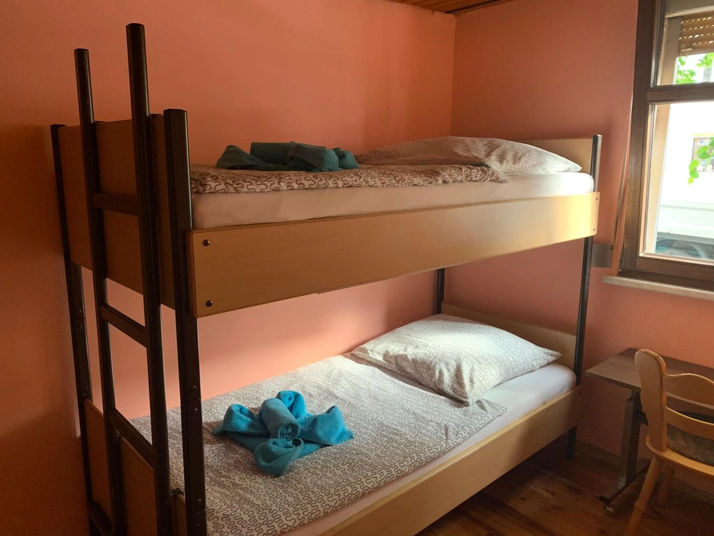 Bedroom, Bed in Belle Vue Apartrooms