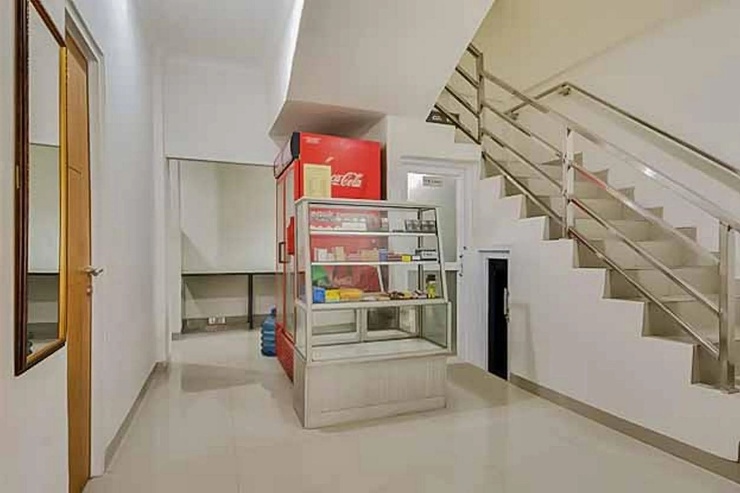 RedDoorz near Palembang Airport 2