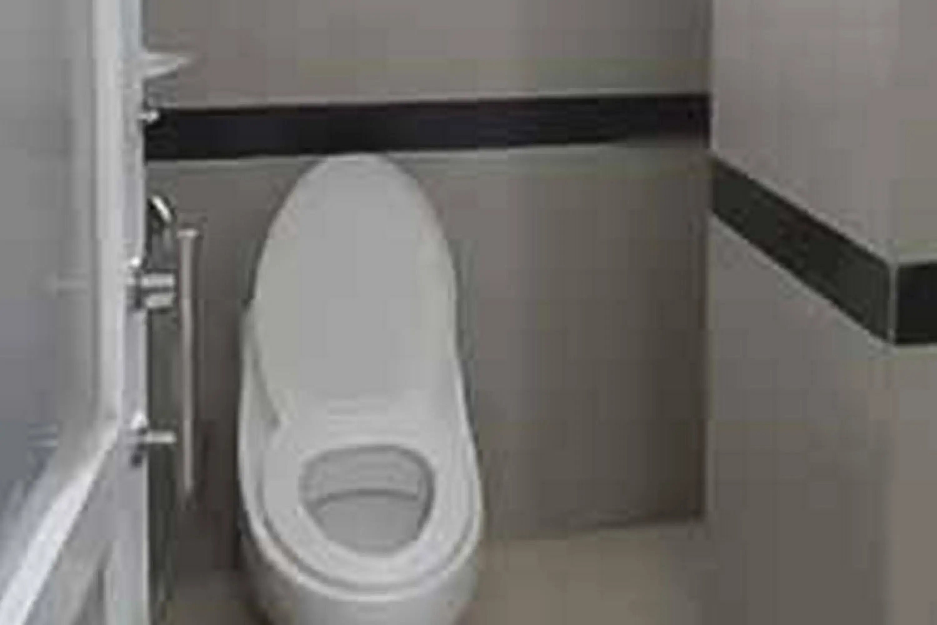Bathroom in RedDoorz near Palembang Airport 2 Bathroom in RedDoorz near Palembang Airport 2