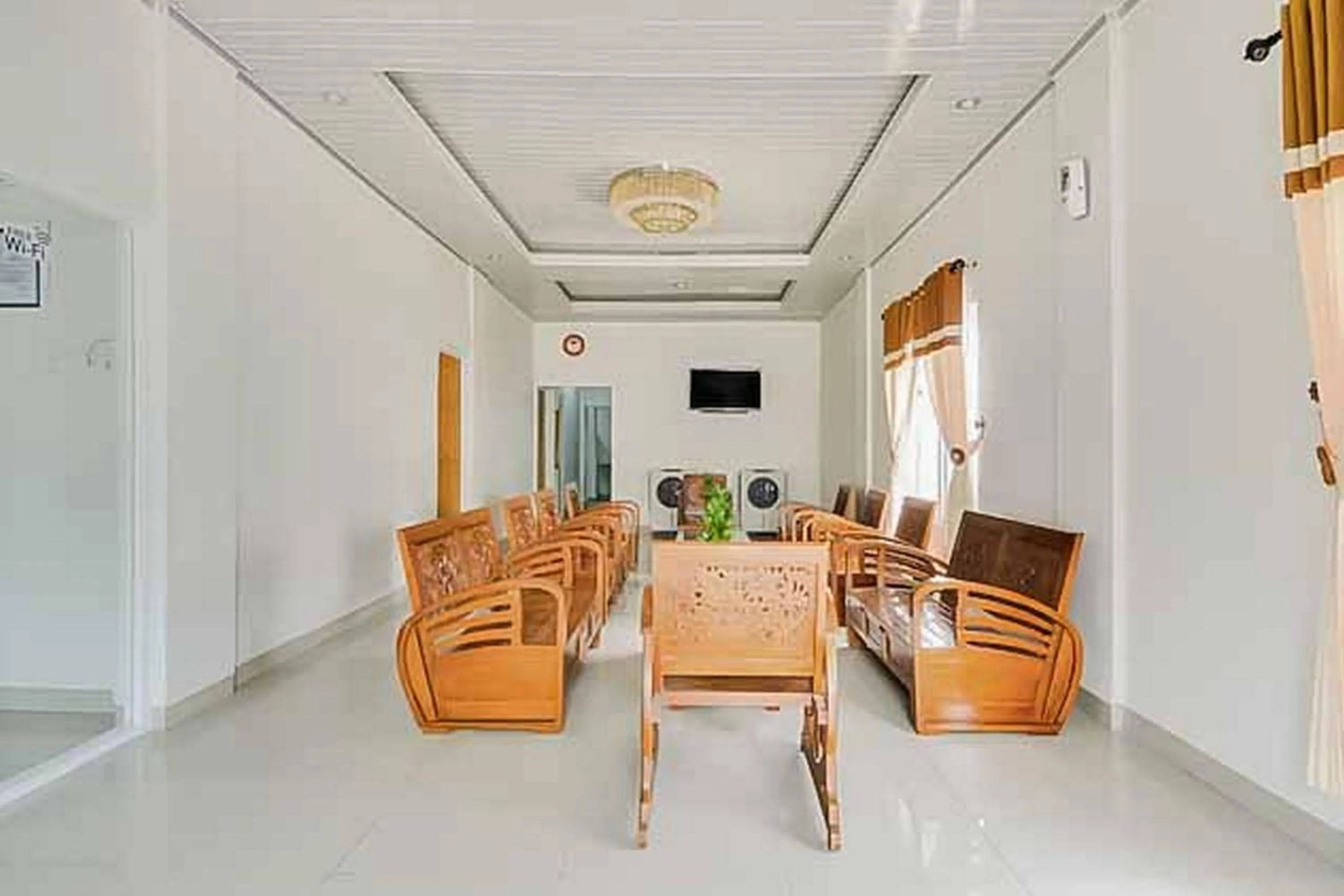 RedDoorz near Palembang Airport 2