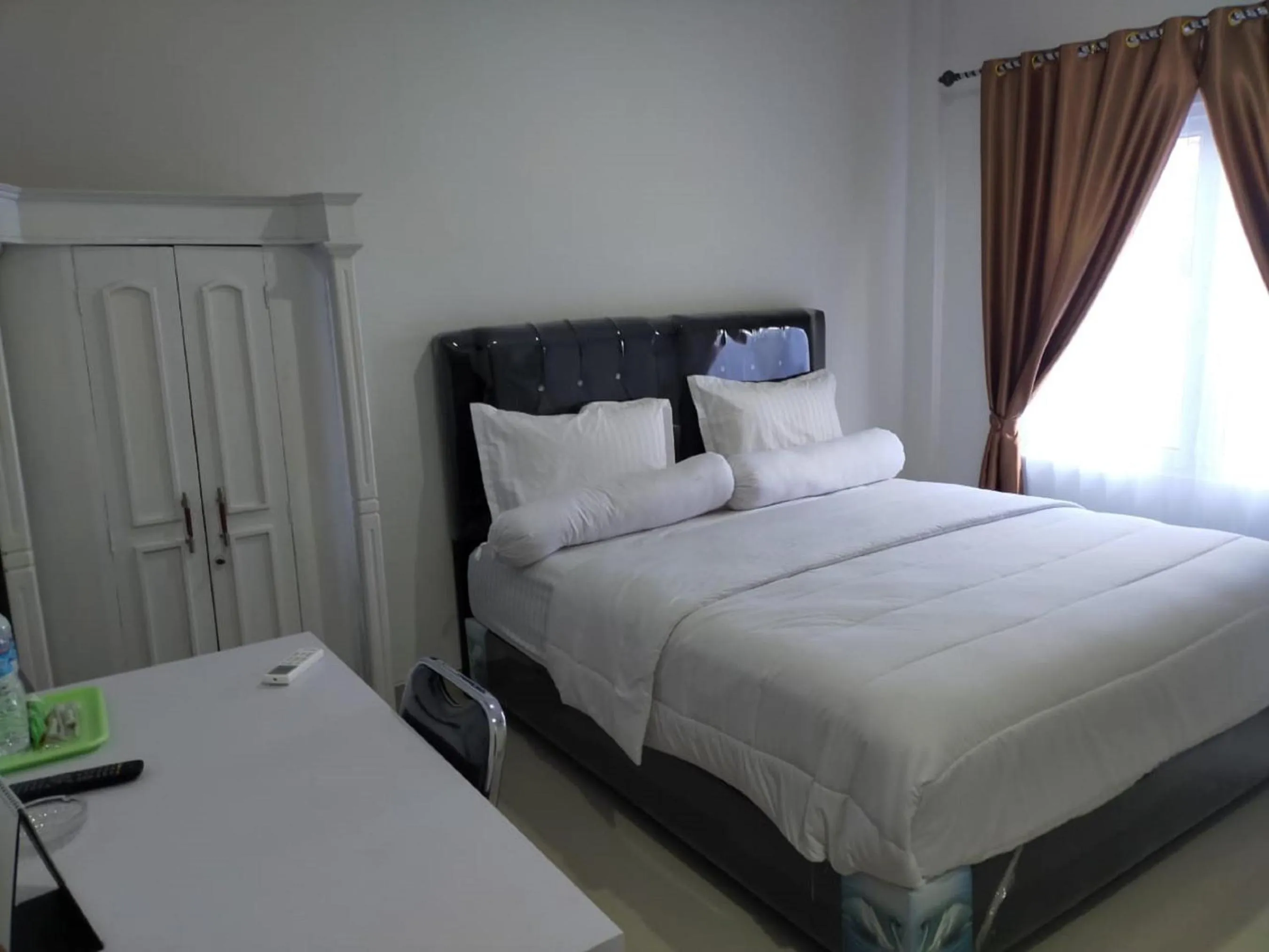 Bedroom, Bed in RedDoorz near Palembang Airport 2