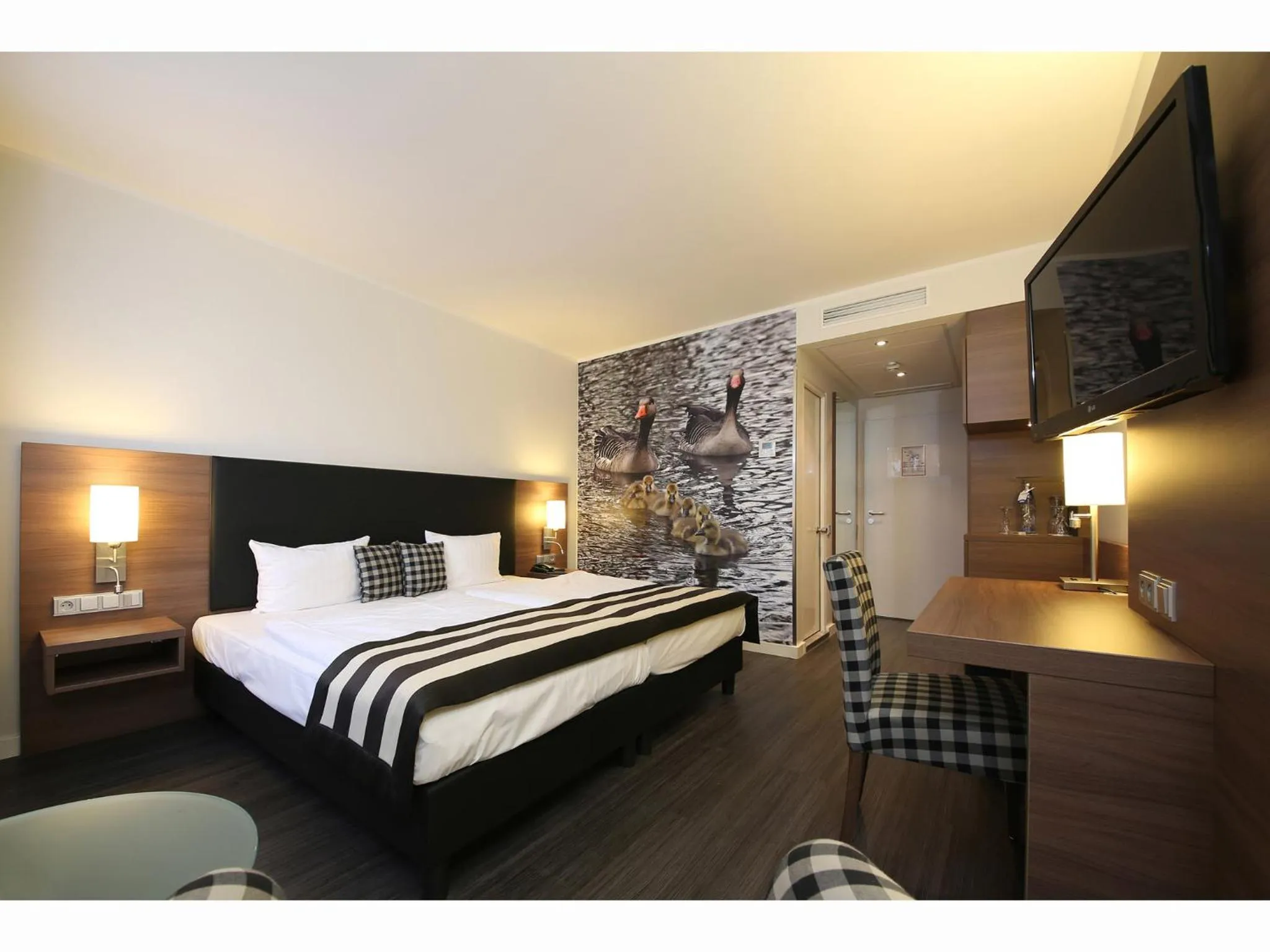 Photo of the whole room, Bed in Congress Hotel am Stadtpark