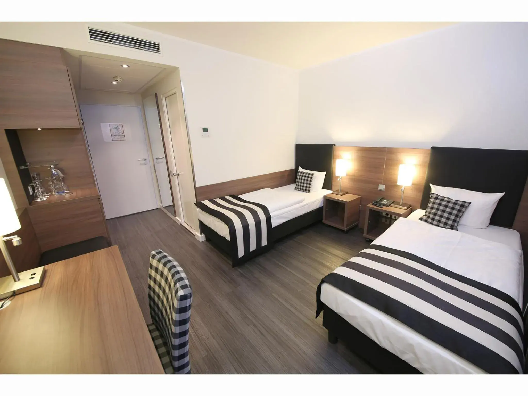 Classic Twin Room in Congress Hotel am Stadtpark Classic Twin Room in Congress Hotel am Stadtpark