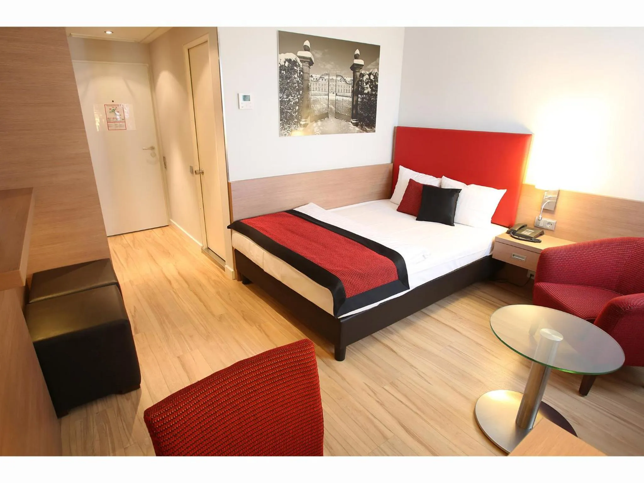 Photo of the whole room, Bed in Congress Hotel am Stadtpark