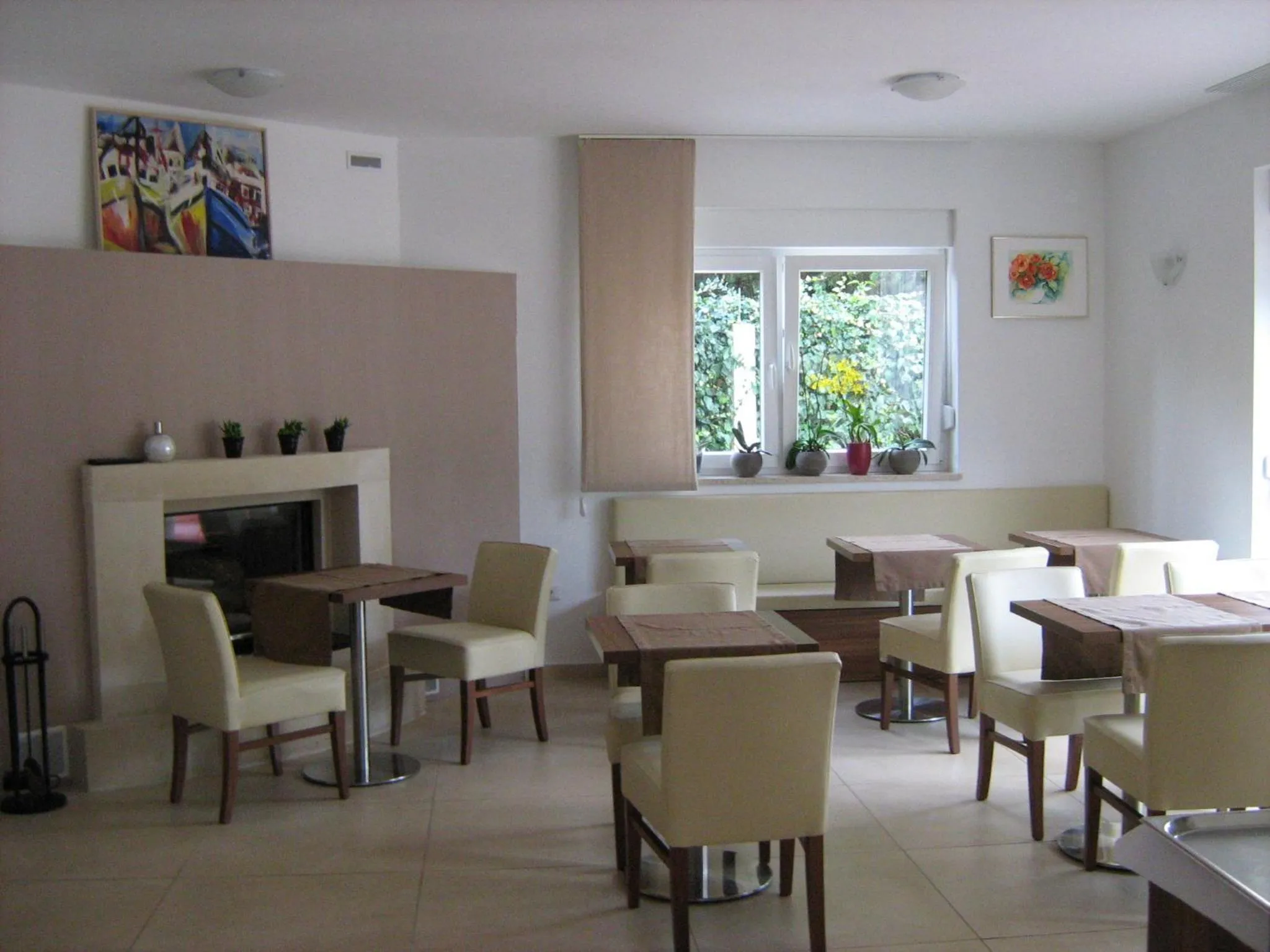 Communal lounge/ TV room in Residence Villa Karda