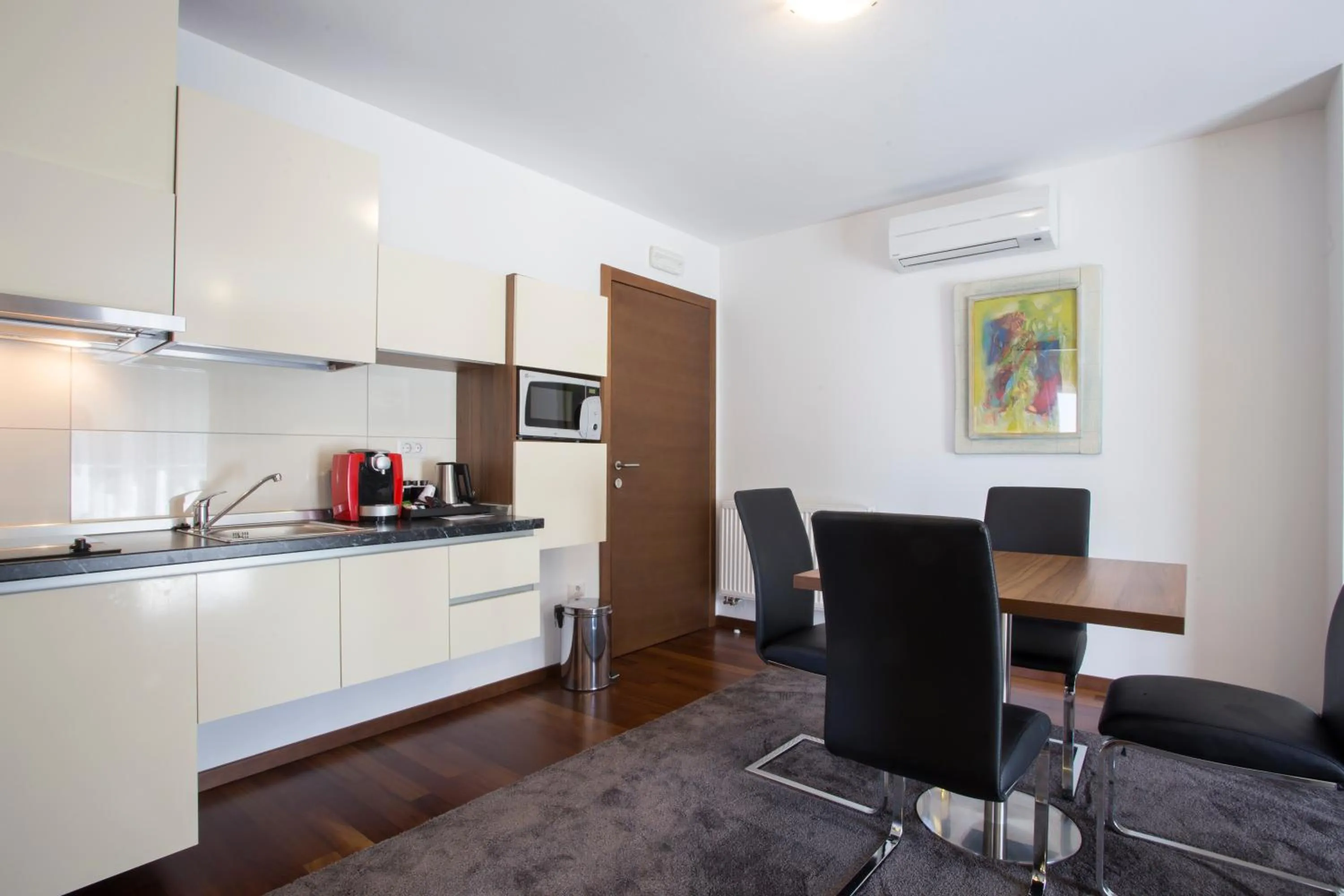 Kitchen or kitchenette in Residence Villa Karda