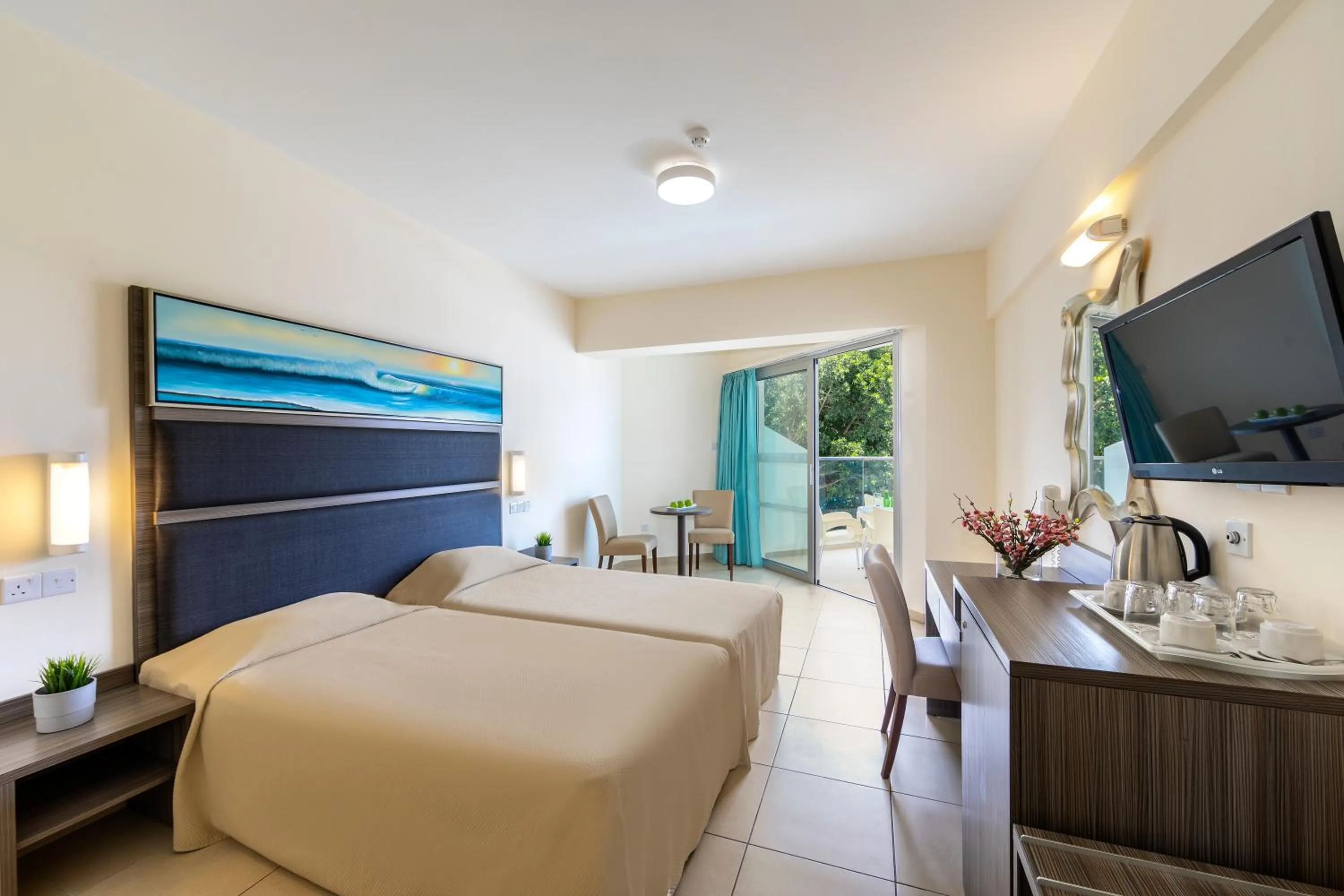 TV and multimedia in Tofinis Hotel