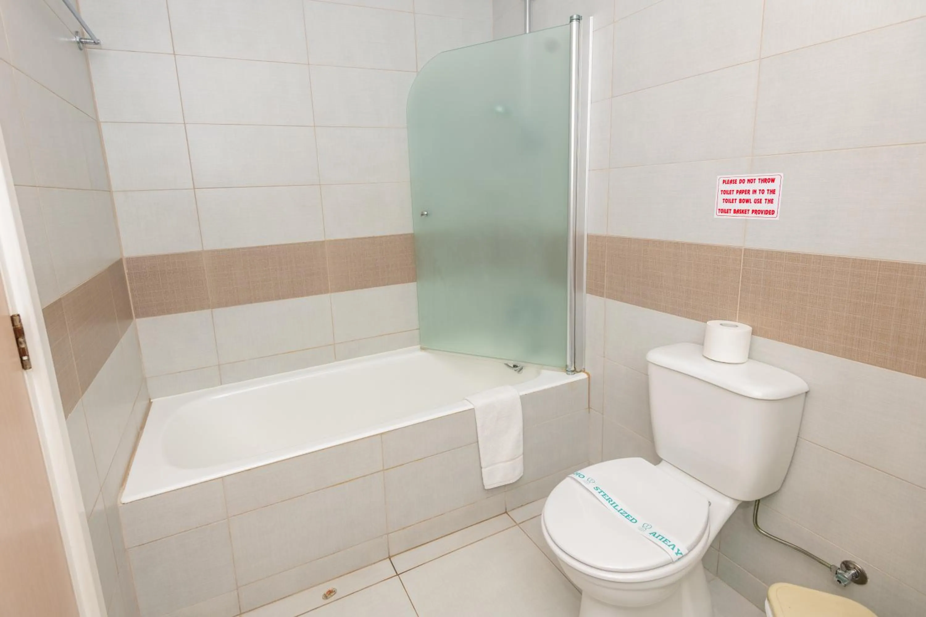 Toilet in Tofinis Hotel