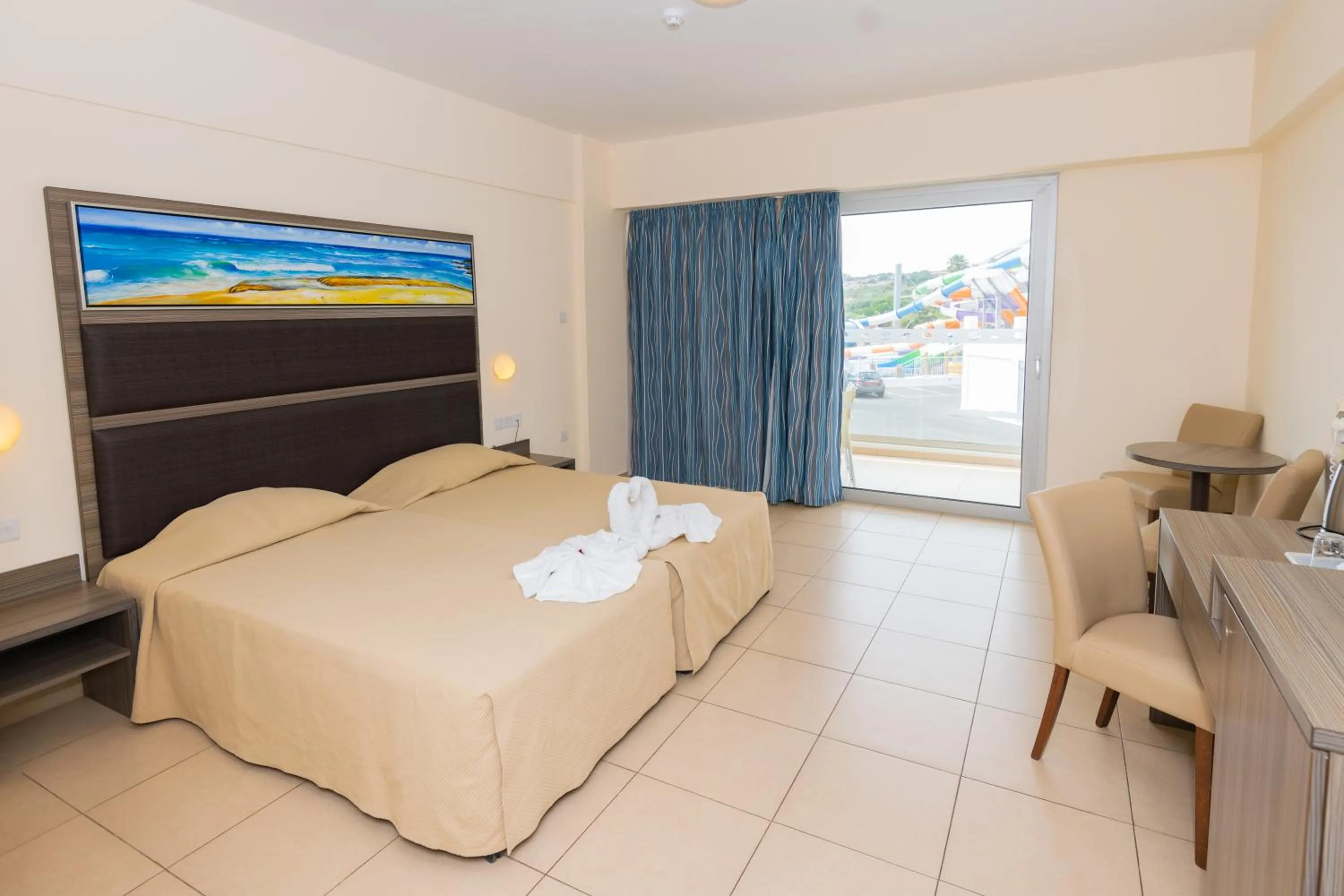 Photo of the whole room in Tofinis Hotel