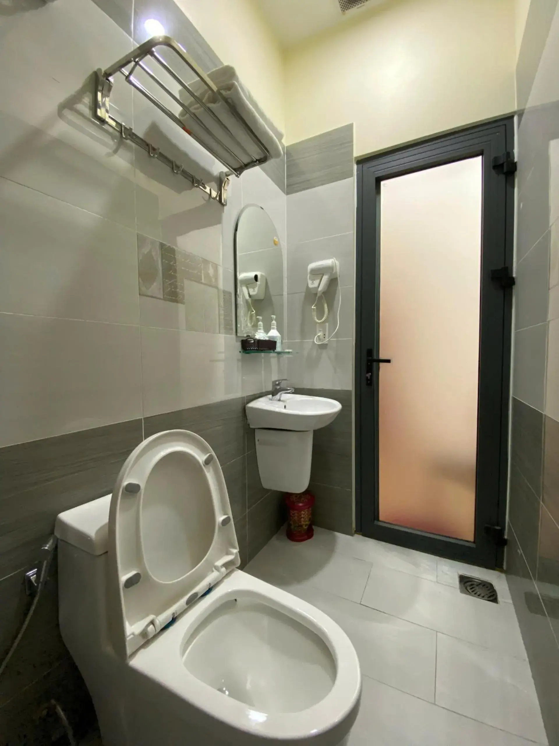 Standard King Room in Winston Hotel Riverside Standard King Room in Winston Hotel Riverside