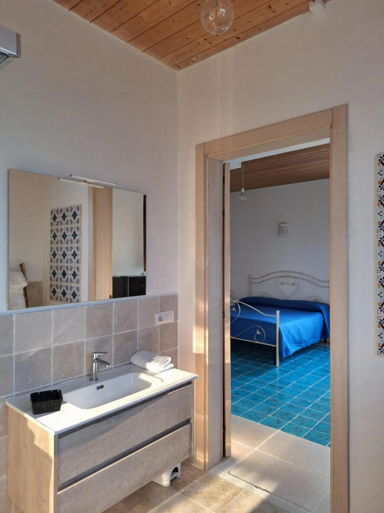Bathroom, Bed in Resort Masseria Cecato