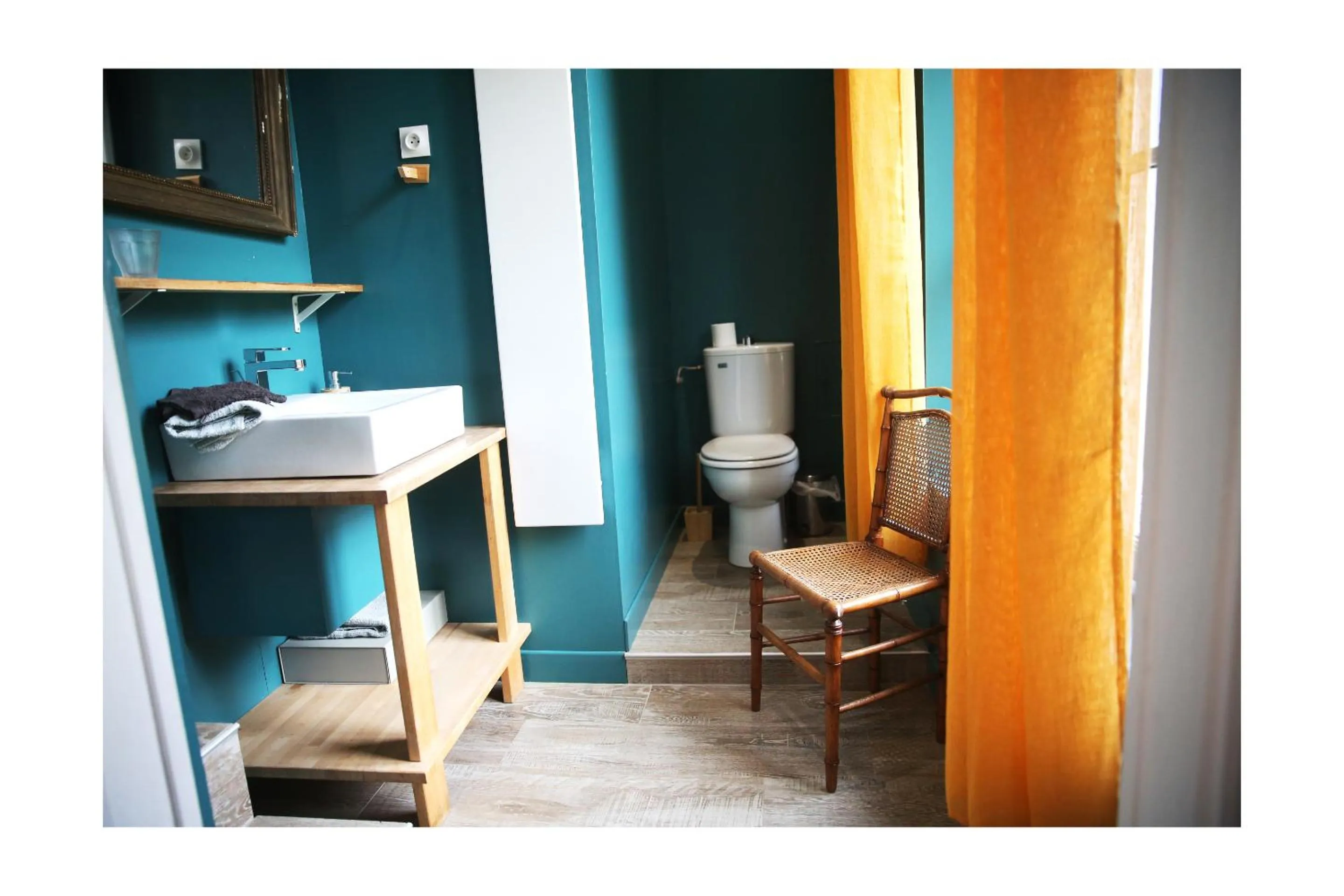 Bathroom in Château d'Harcelaines