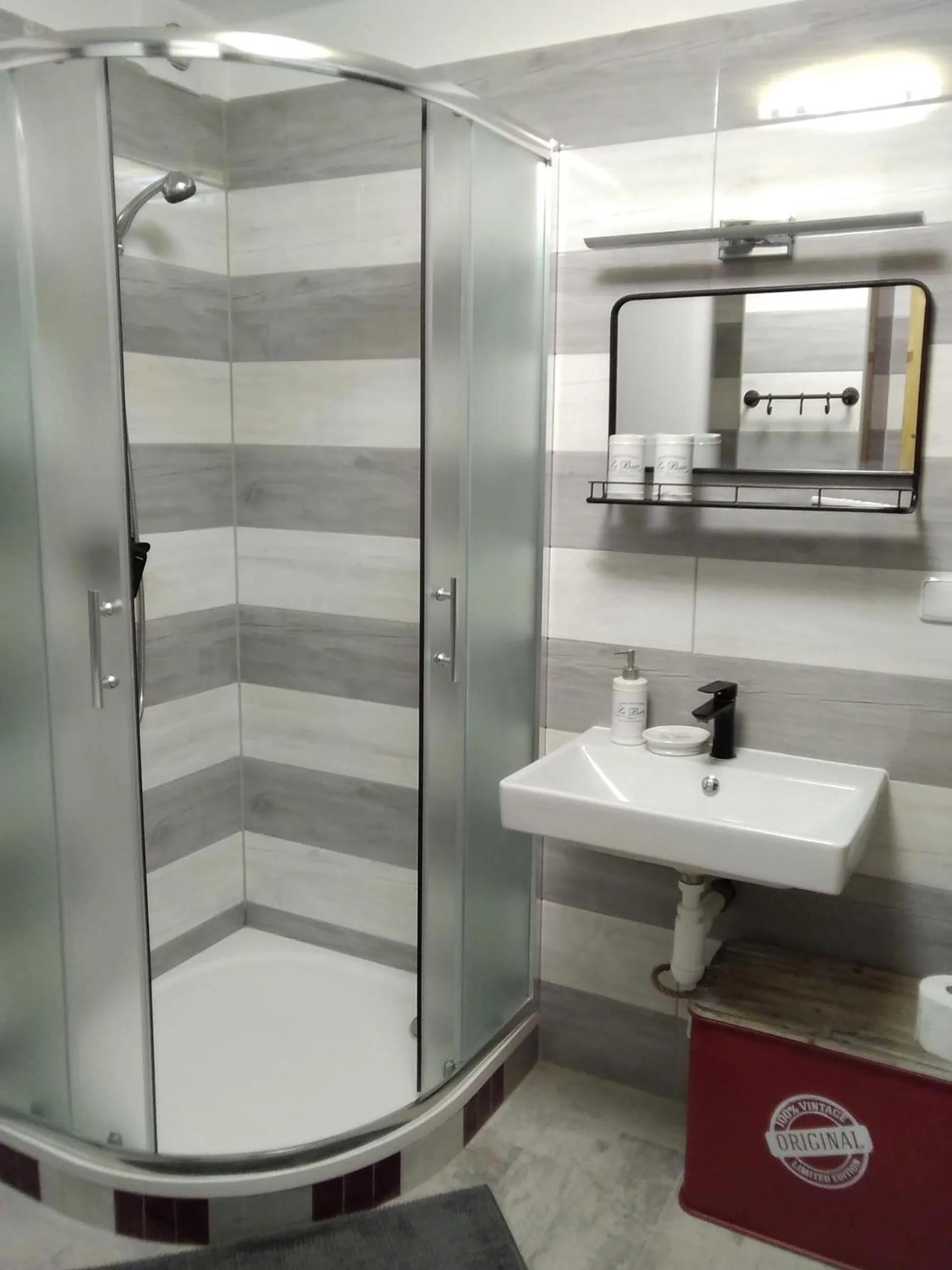 Shower in Lomnice nad Popelkou