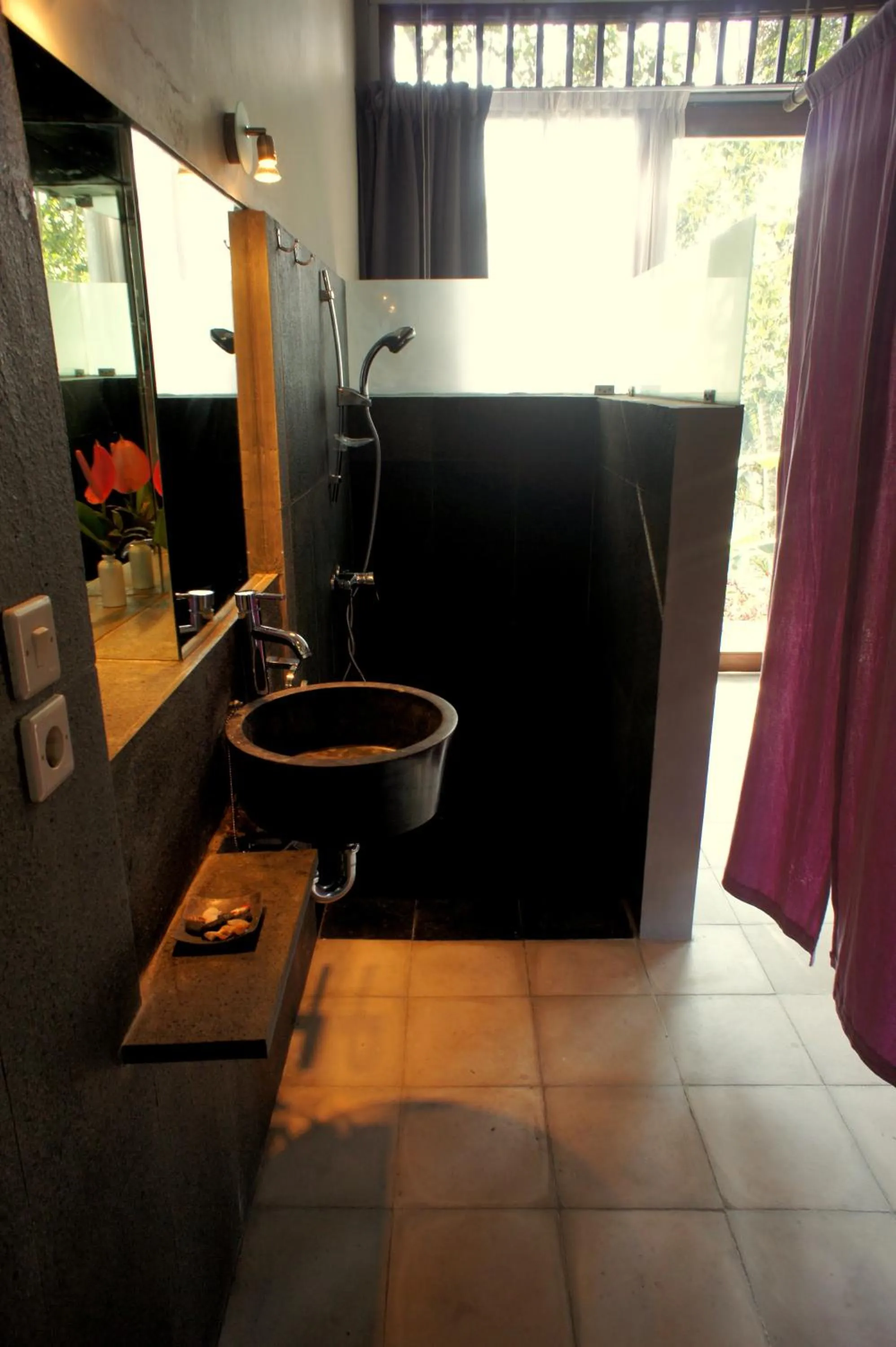 Shower in Prashanti Bali