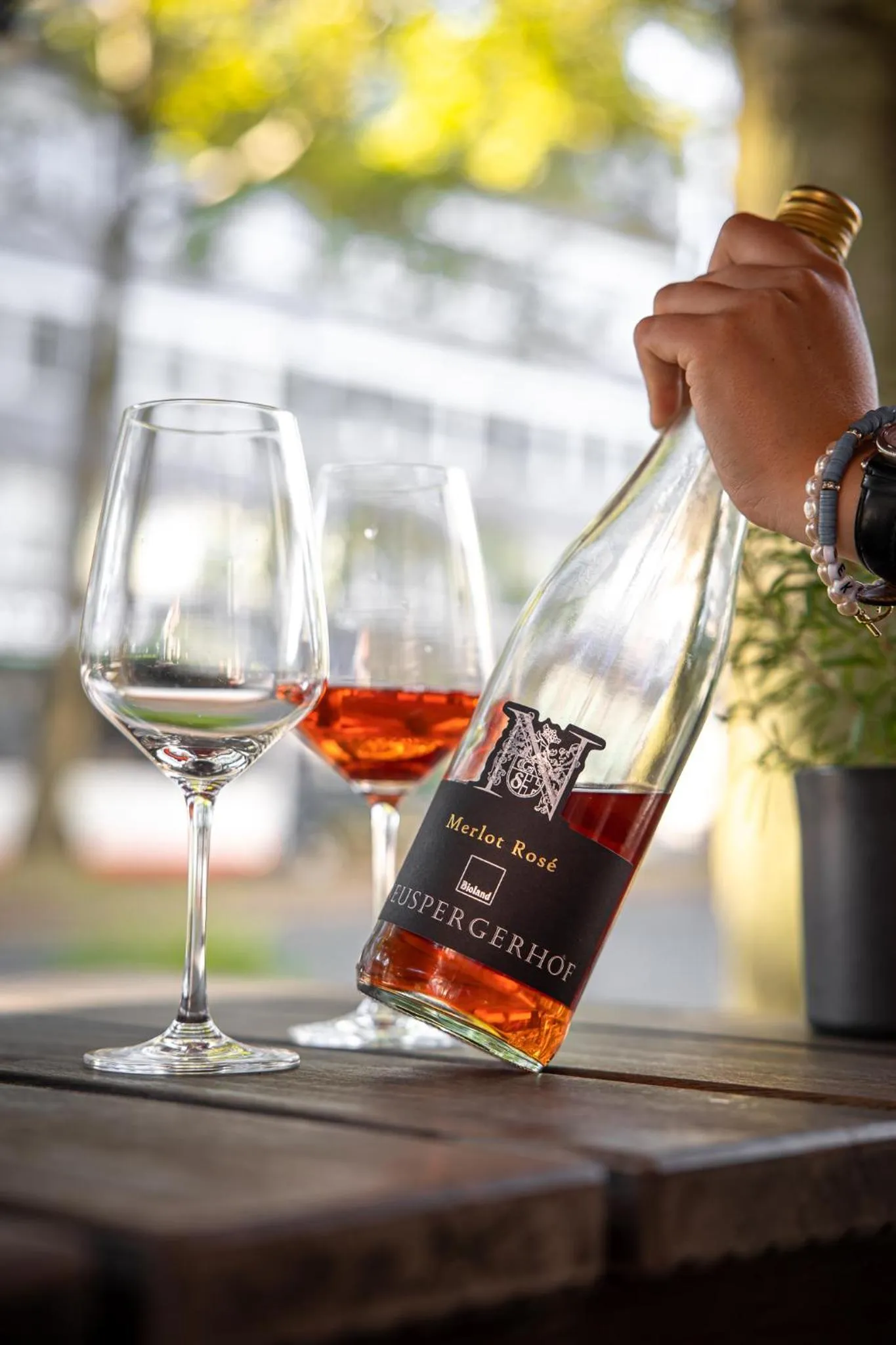 Drinks in art Hotel Tucholsky