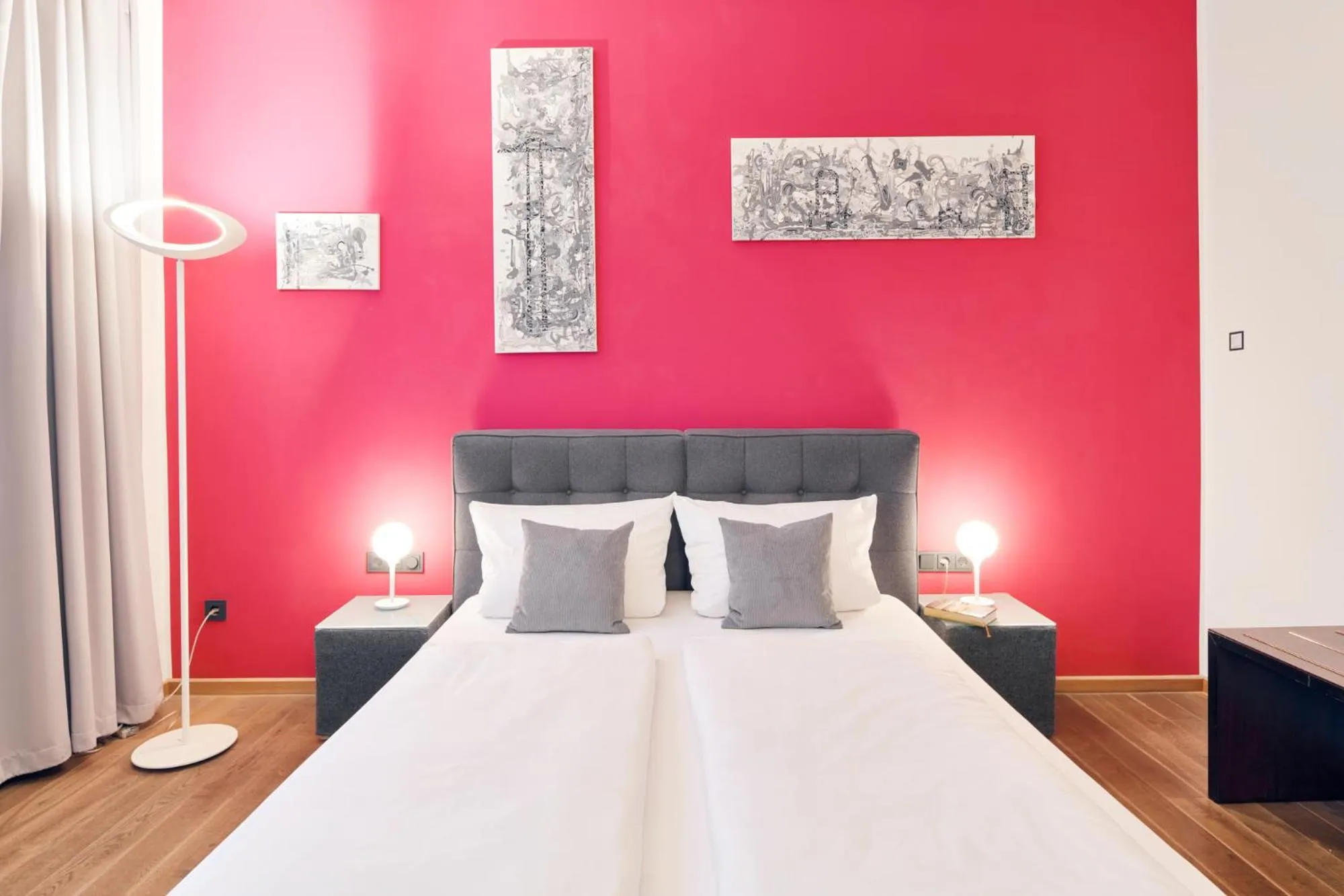 Photo of the whole room, Bed in art Hotel Tucholsky