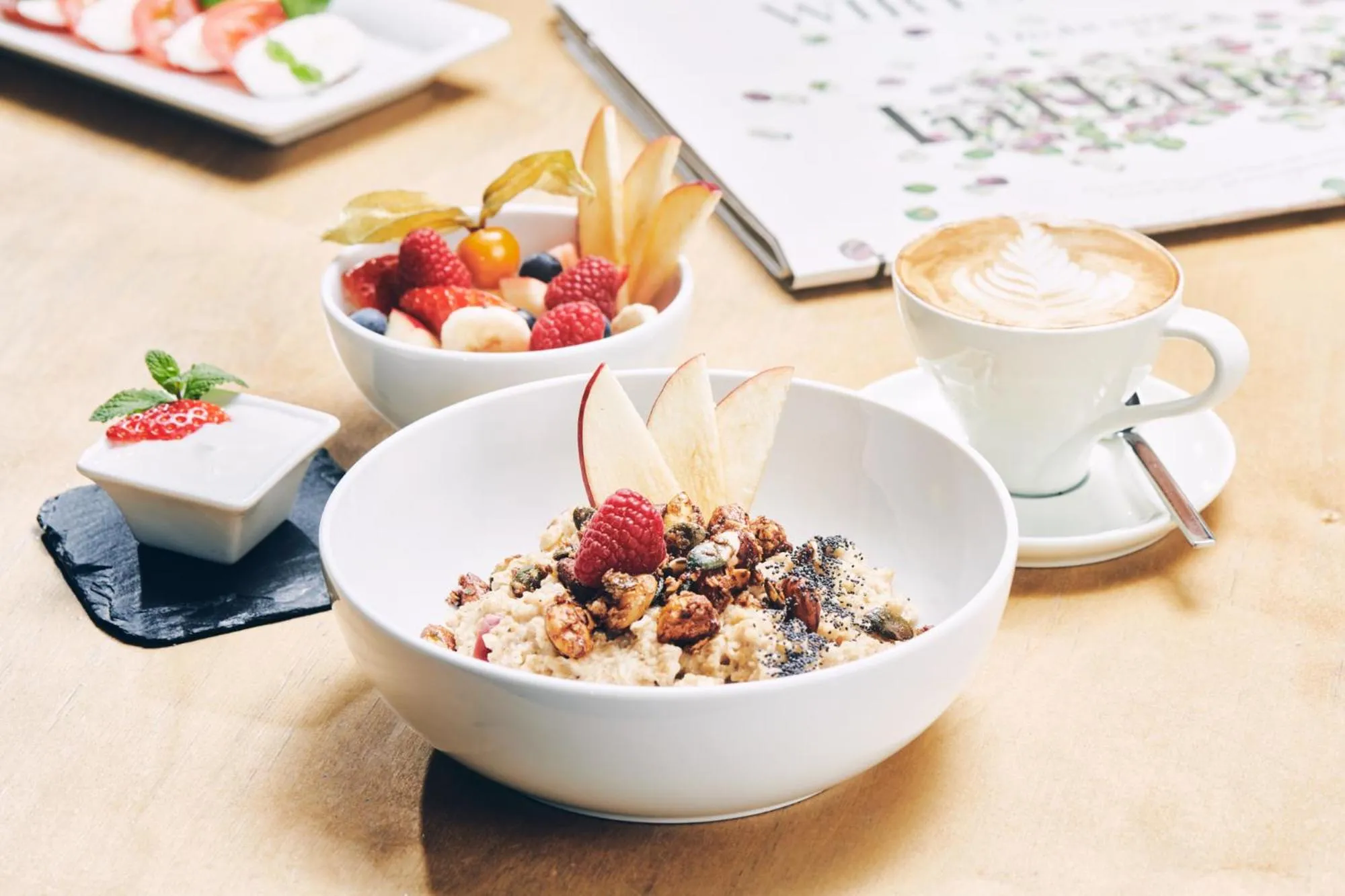 Breakfast in art Hotel Tucholsky