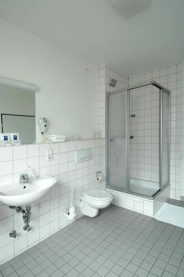 Bathroom in CVJM Düsseldorf Hotel & Tagung