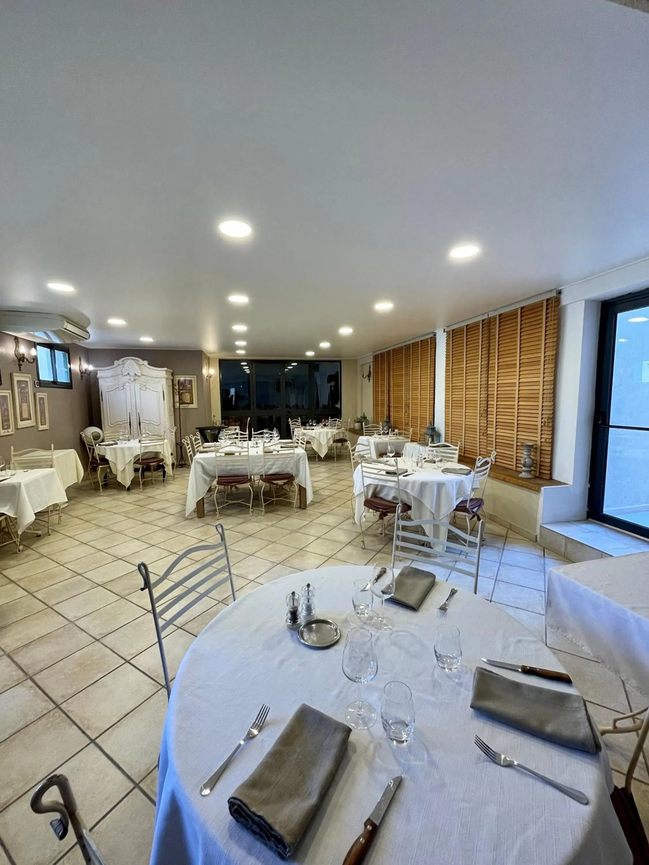 Restaurant/places to eat in Franceschini