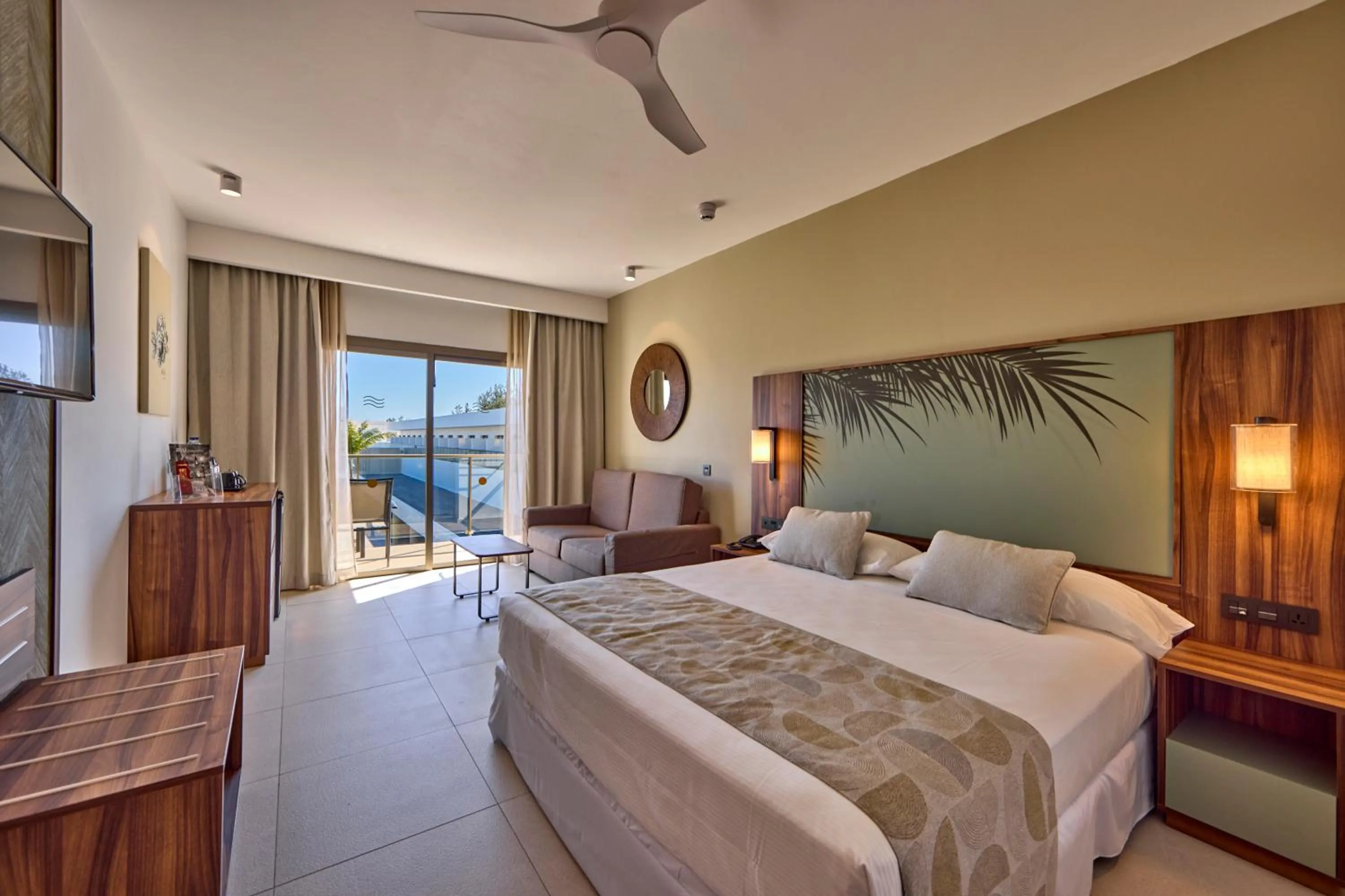 Bed in Riu Turquoise - All Inclusive