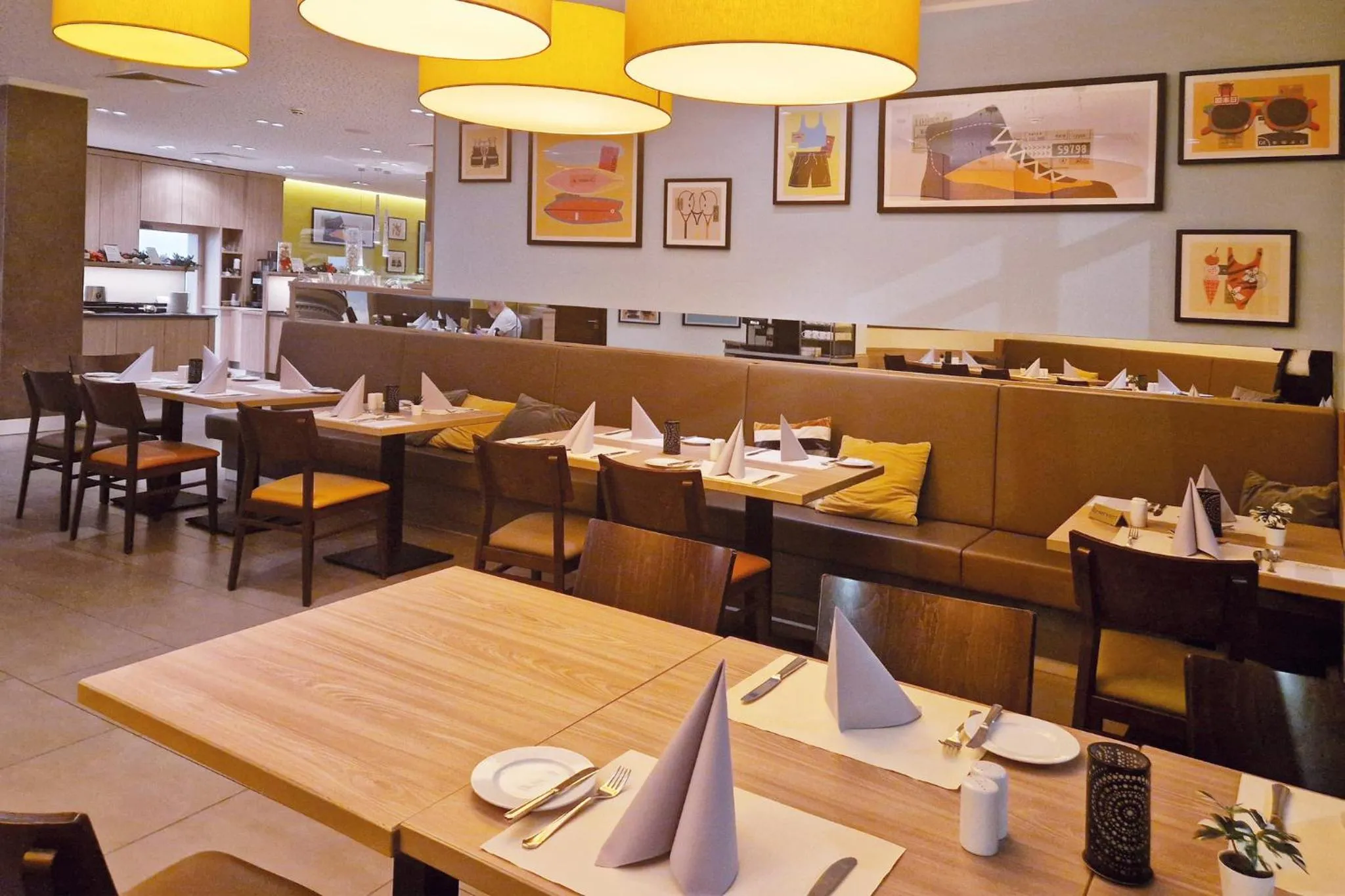 Restaurant/places to eat in Garner Hotel Bochum by IHG