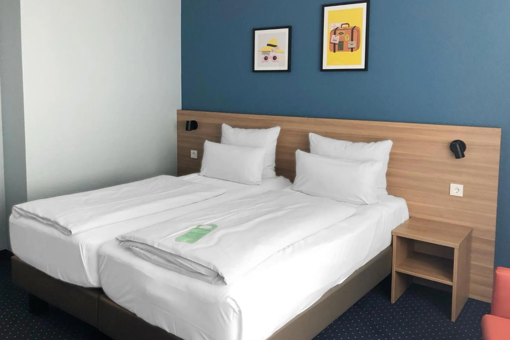 Photo of the whole room, Bed in Garner Hotel Bochum by IHG